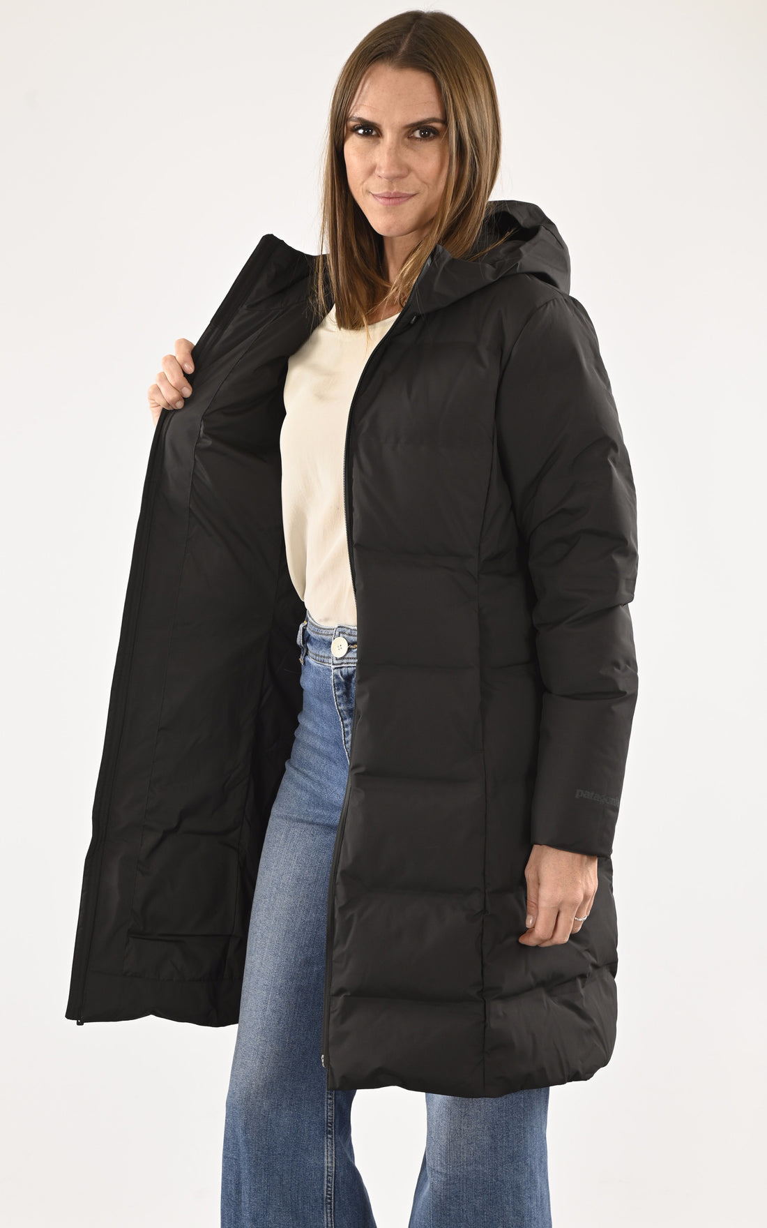 A &quot;JACKSON GLACIER PARKA&quot; Noir Patagonia 3/4 Parka Femme opened photo