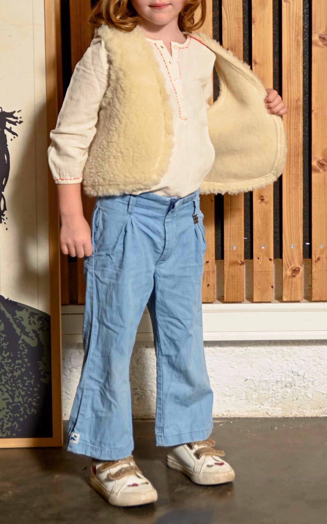 A &quot;PLUME ENFANT&quot; Beige La Canadienne Gilet Enfant opened photo
