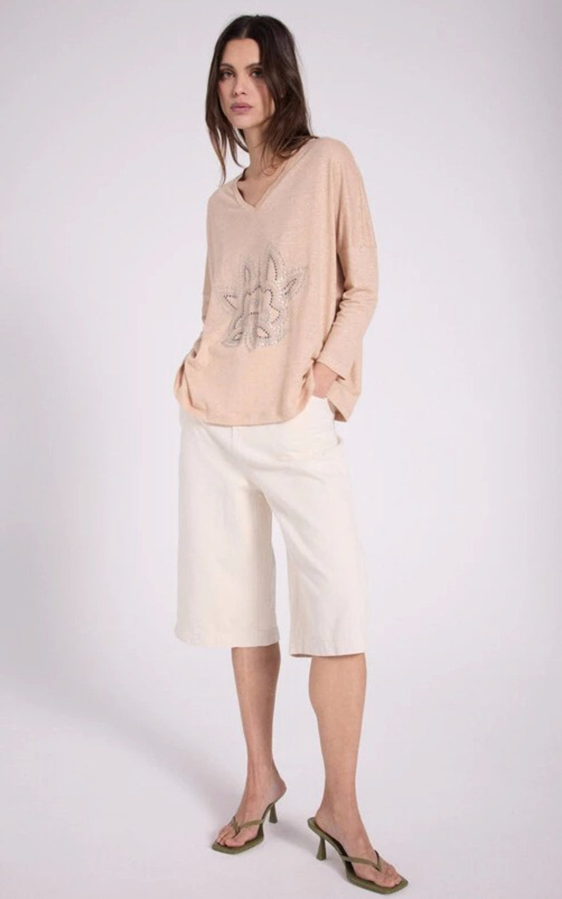 A &quot;NANCEY 4605115&quot; Beige Notshy T-shirt Femme opened photo