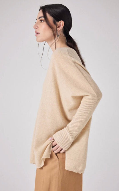A &quot;FAUSTINE 4604001C&quot; Beige Notshy pull_poncho Femme interior photo