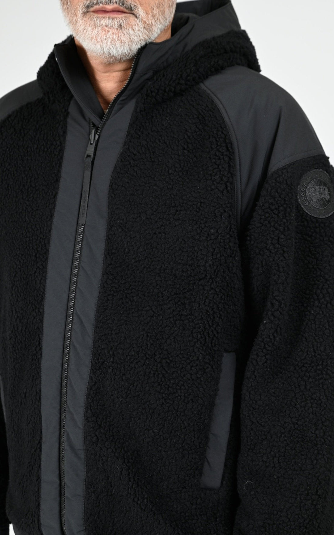 Veste Textile Homme Canada Goose, modèle Alberni rev fleece 7067m de couleur black/black 381