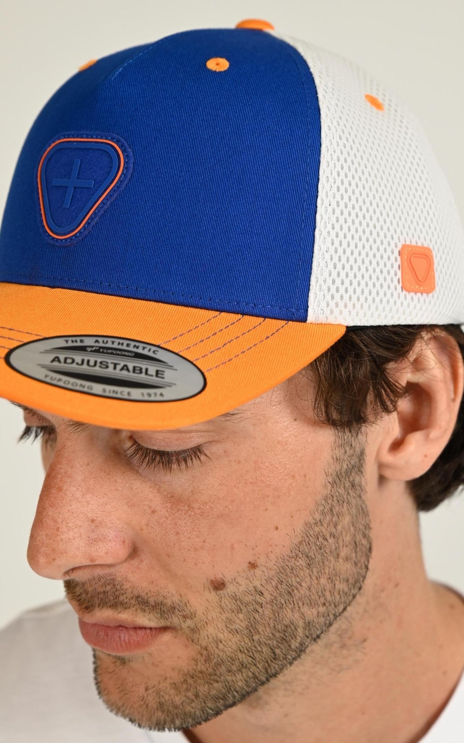 Casquette Textile Mixte Gertrude Et Gaston, modèle Billy 2 tones de couleur saphir / orange 4