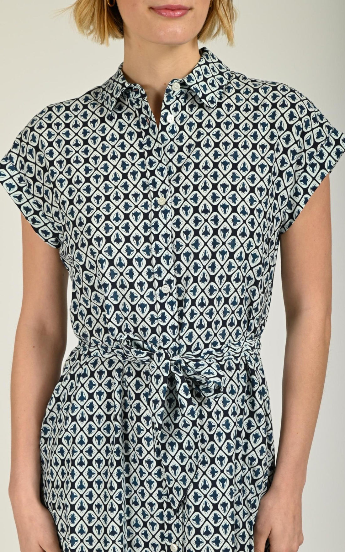 Robe Textile Femme Woolrich, modèle Cfwwdr2021 de couleur blue tile bloom