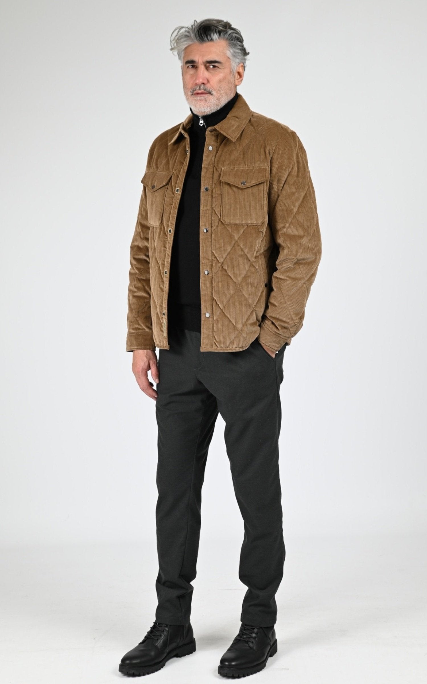 Veste Textile Homme Woolrich, modèle Corduroy alaskan  0s2014 de couleur coffee 2