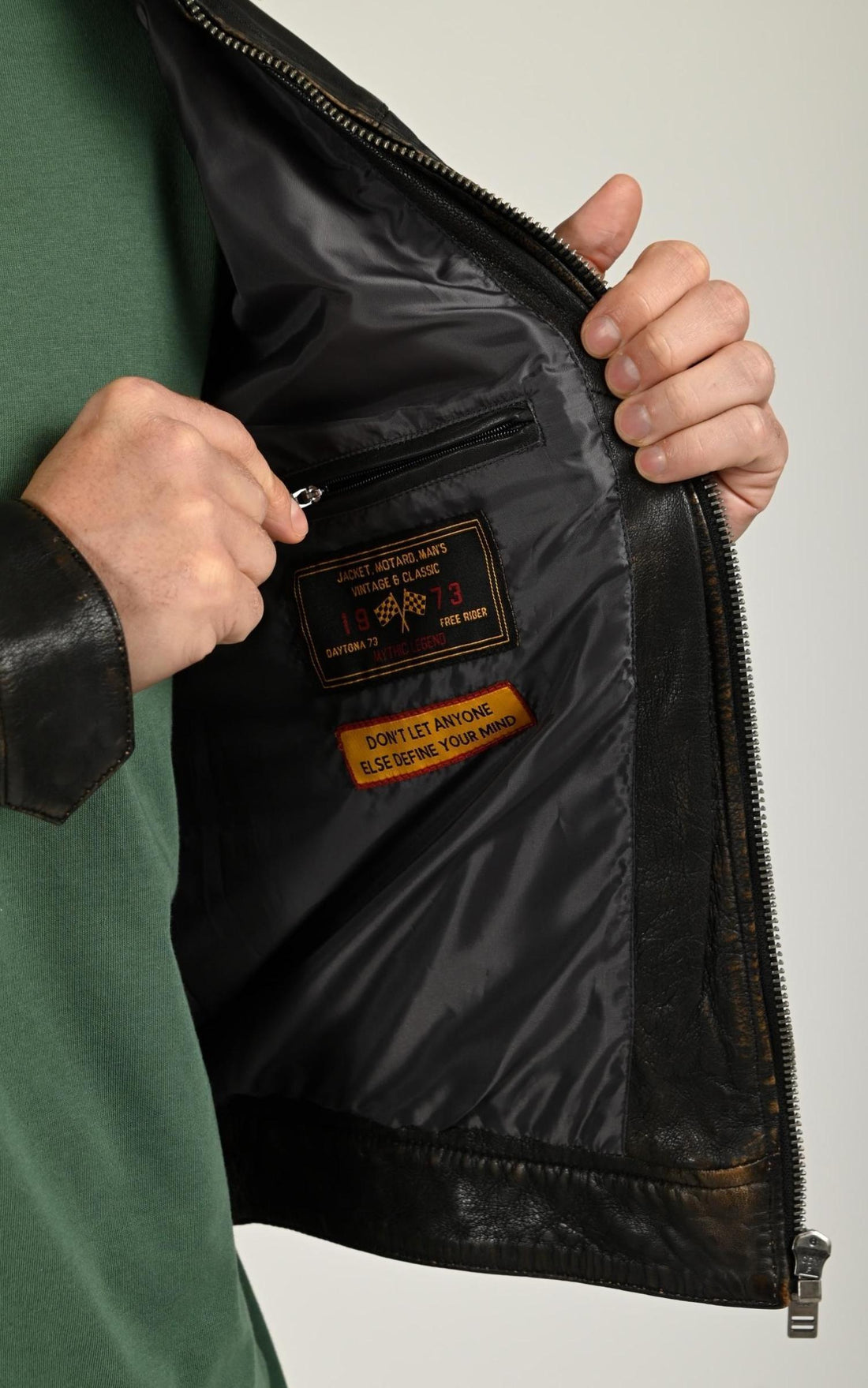 Blouson Cuir Homme Daytona 73, modèle Decatur 104643 de couleur noir