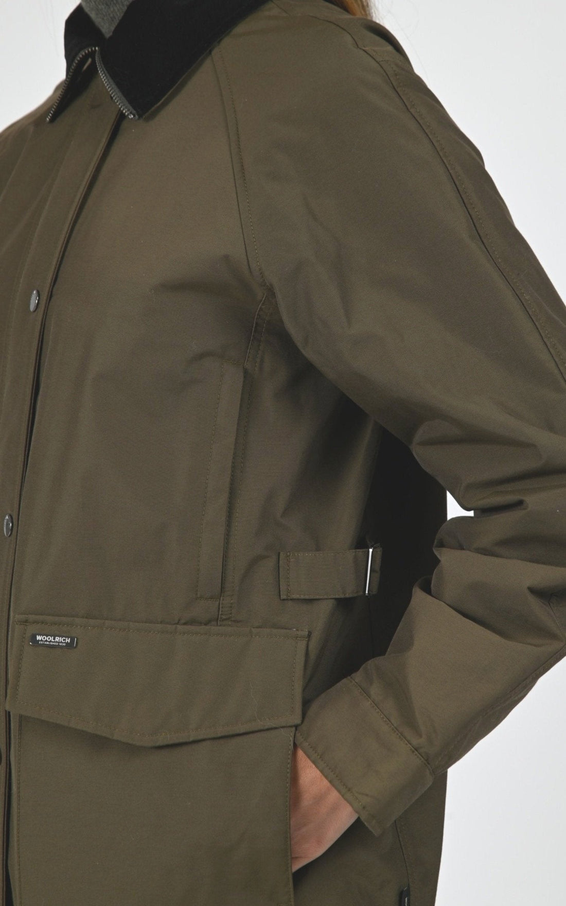 Veste Textile Femme Woolrich, modèle Dust jkt ou2115 de couleur dark green