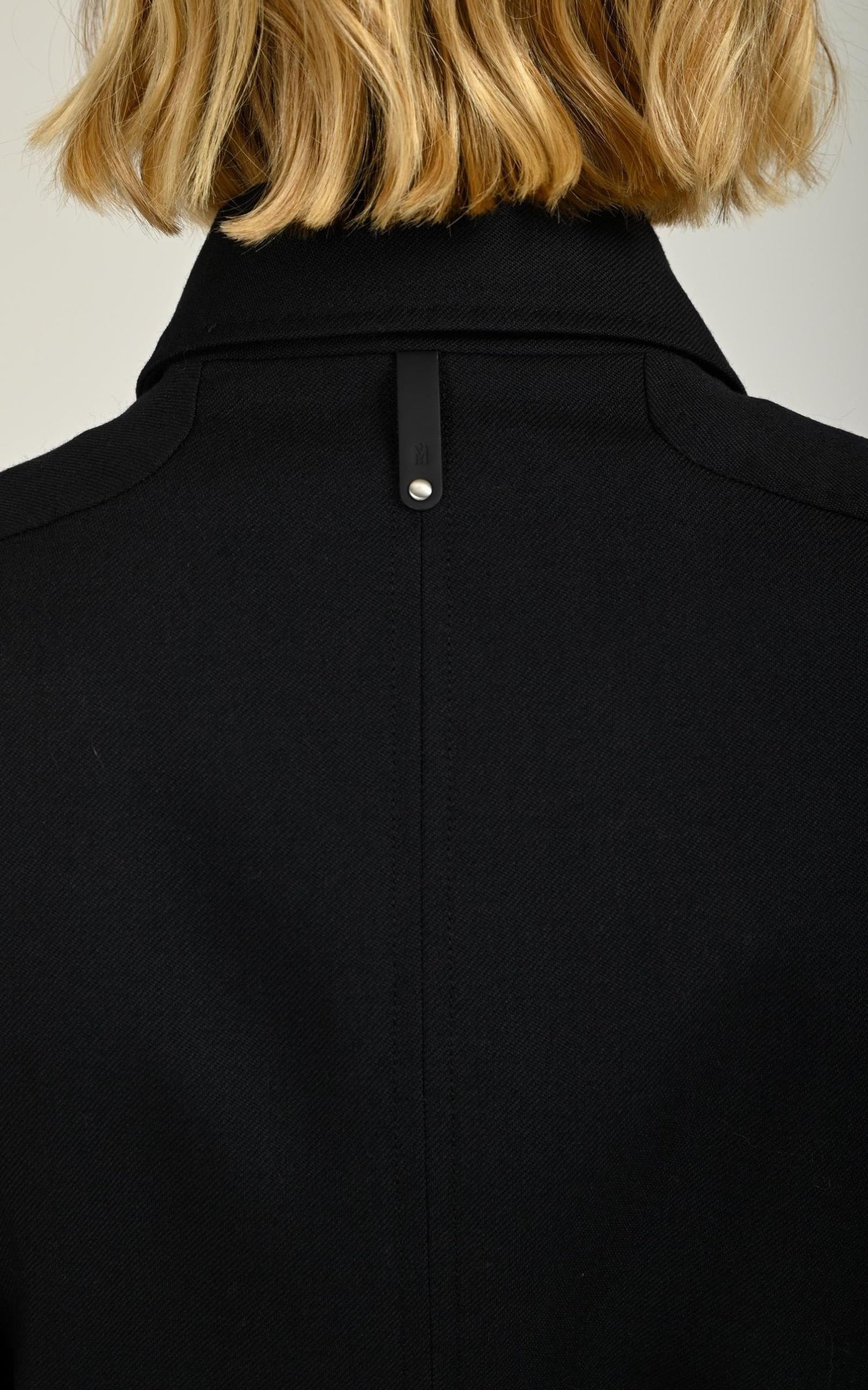 Trench Textile Femme Mackage, modèle Eugenia de couleur navy 5