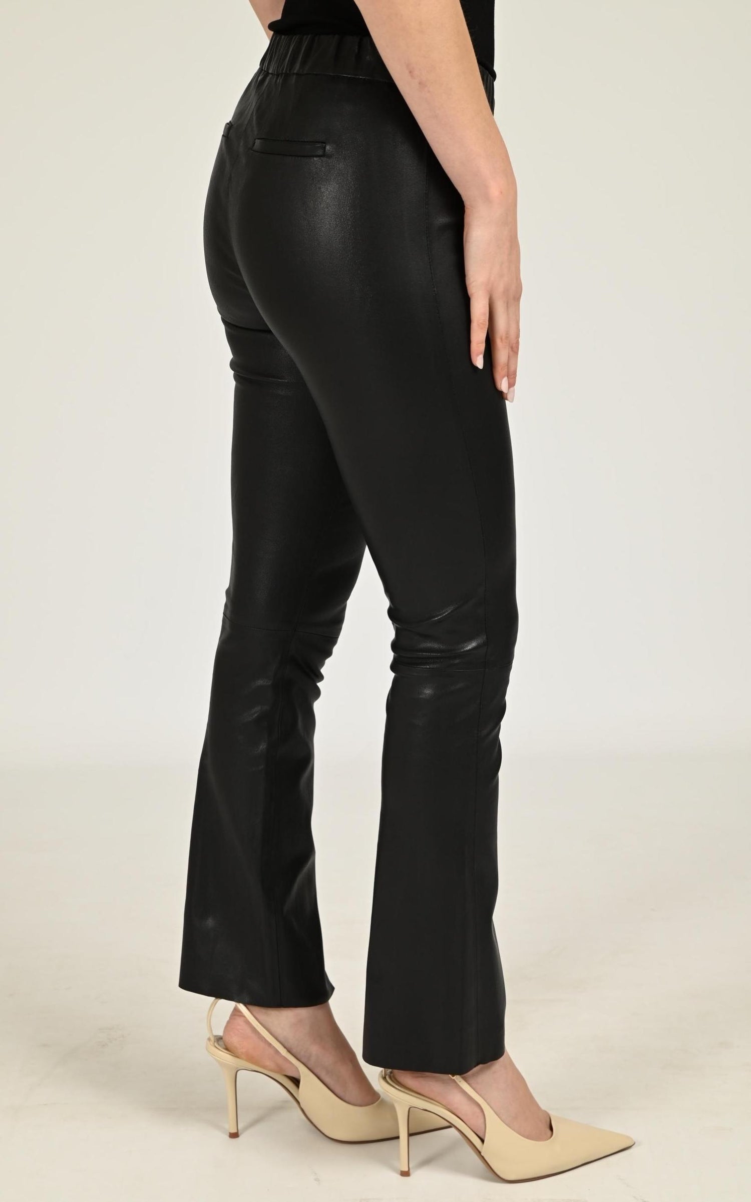 Pantalon Cuir Femme Oakwood, modèle Freya 64646 de couleur noir 3