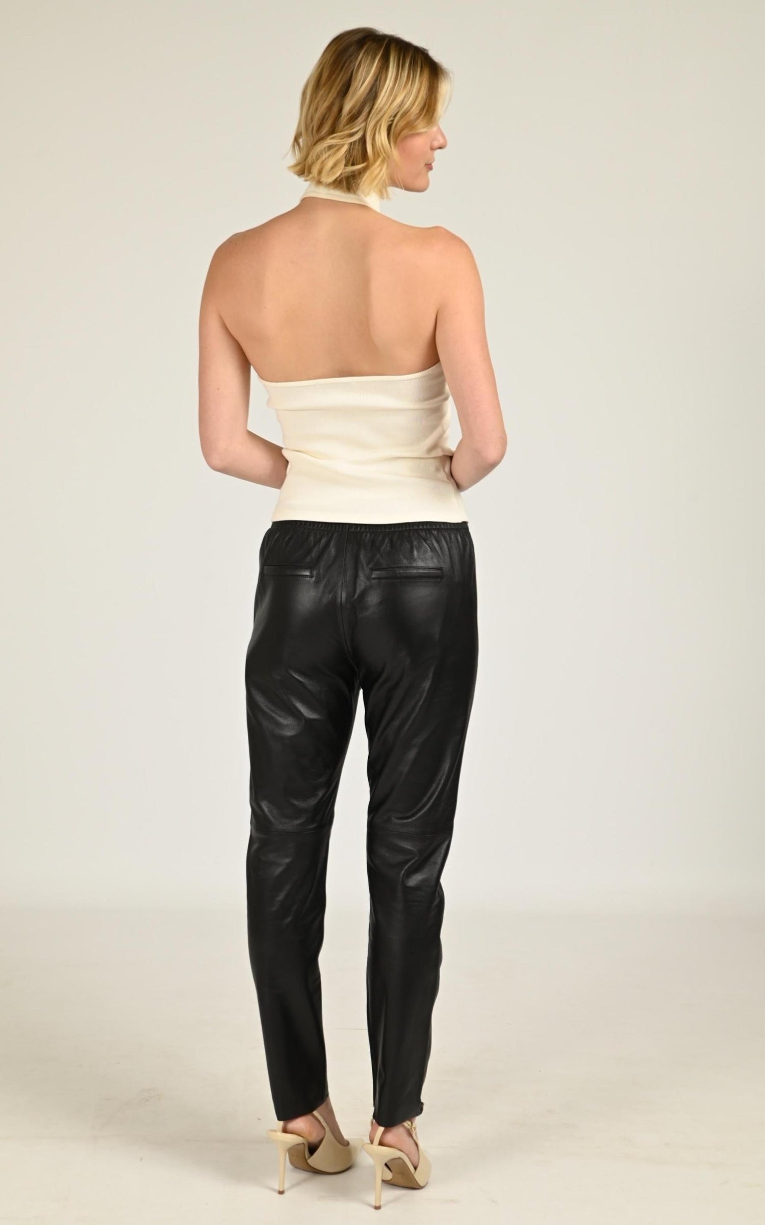 Pantalon Cuir Femme Oakwood, modèle Gift 63641 de couleur noir 4