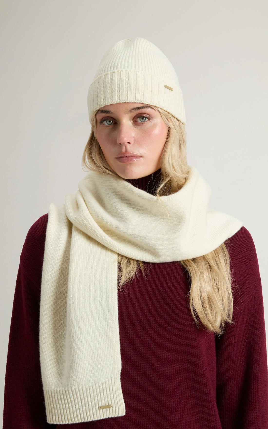 Echarpe Textile Femme Woolrich, modèle Gift box ac2029 de couleur blanc