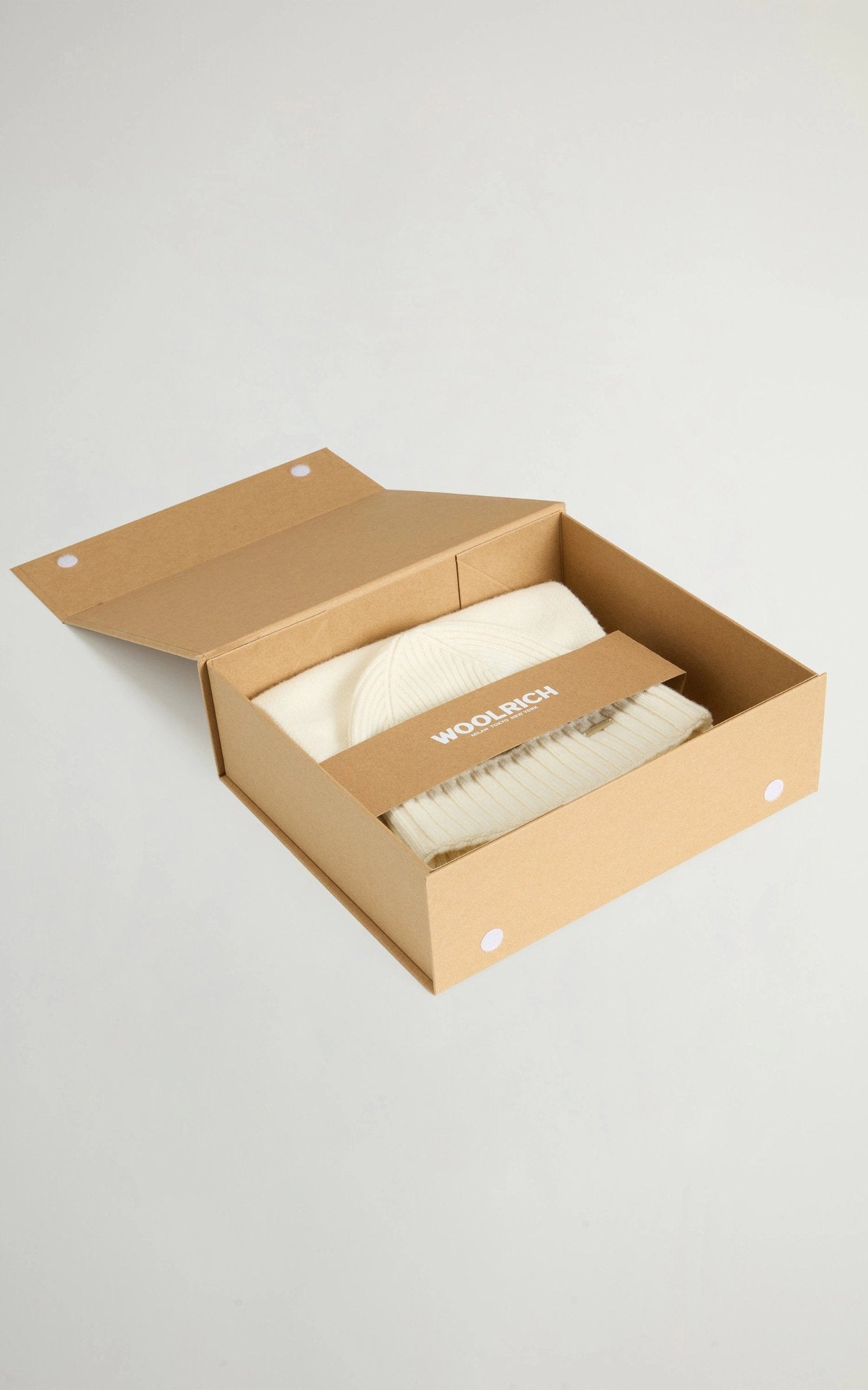 Echarpe Textile Femme Woolrich, modèle Gift box ac2029 de couleur blanc