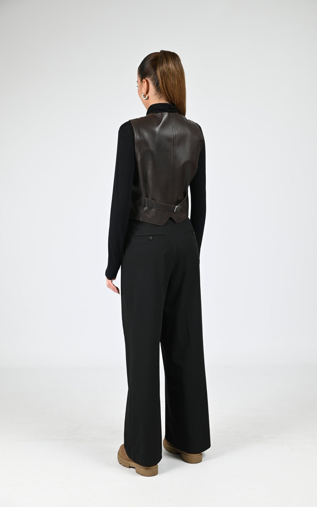 A &quot;Gilet&quot; Marron La Canadienne Gilet Femme closed photo