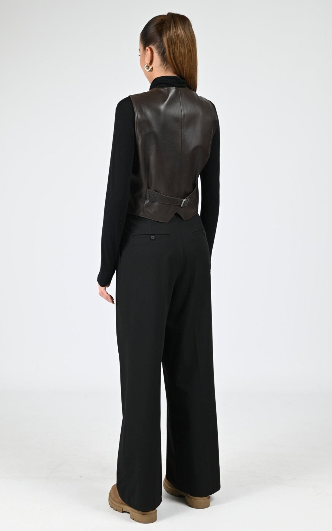 A &quot;Gilet&quot; Marron La Canadienne Gilet Femme closed photo