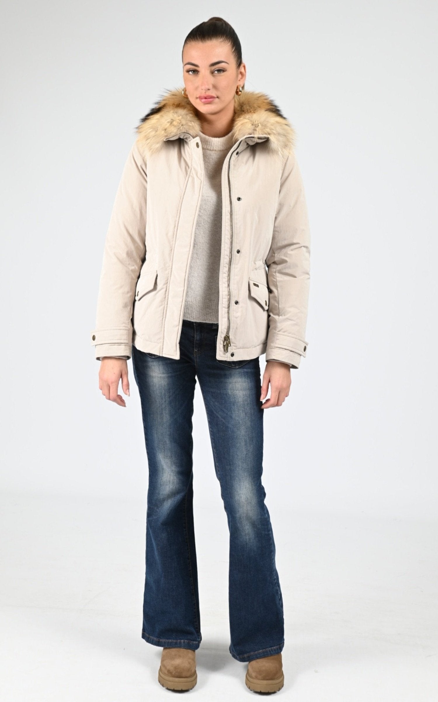 Ves  doudoune Textile Femme Woolrich, modèle Grace fur  jkt ou2043 de couleur oxford tan 2