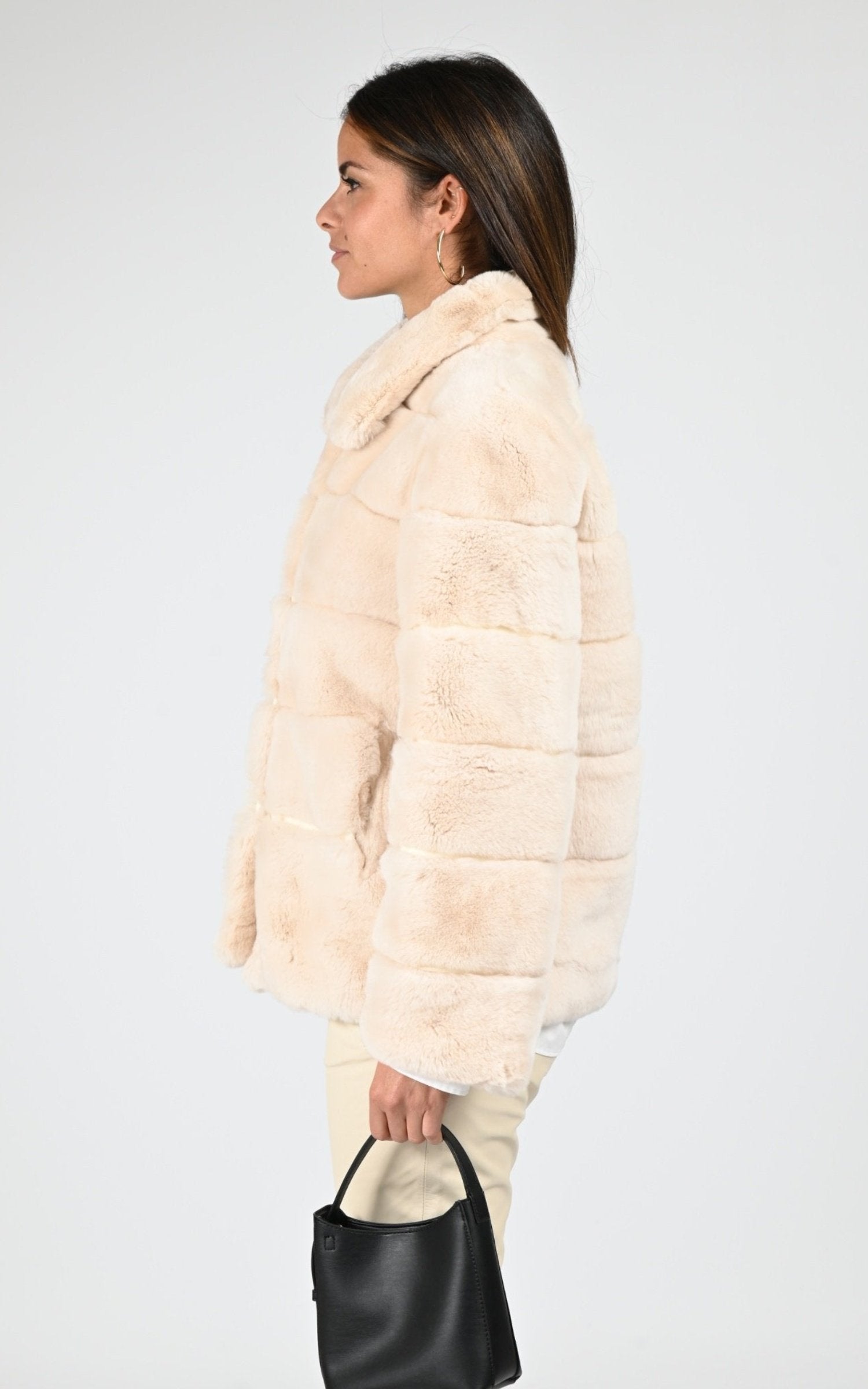 3/4 Fourrure Femme Levinsky, modèle Hanon 65 de couleur ivory