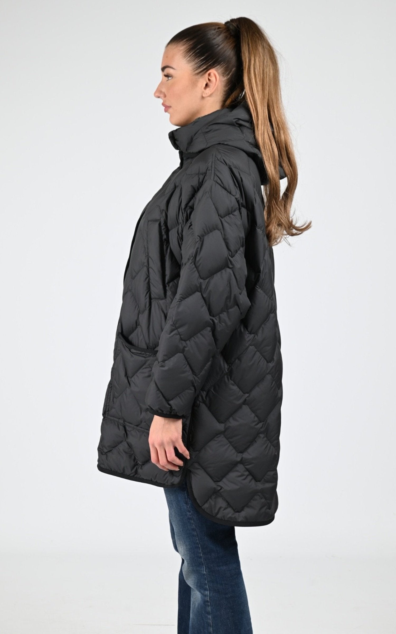 Cape Textile Femme Woolrich, modèle Heritage ou2120 de couleur black 3