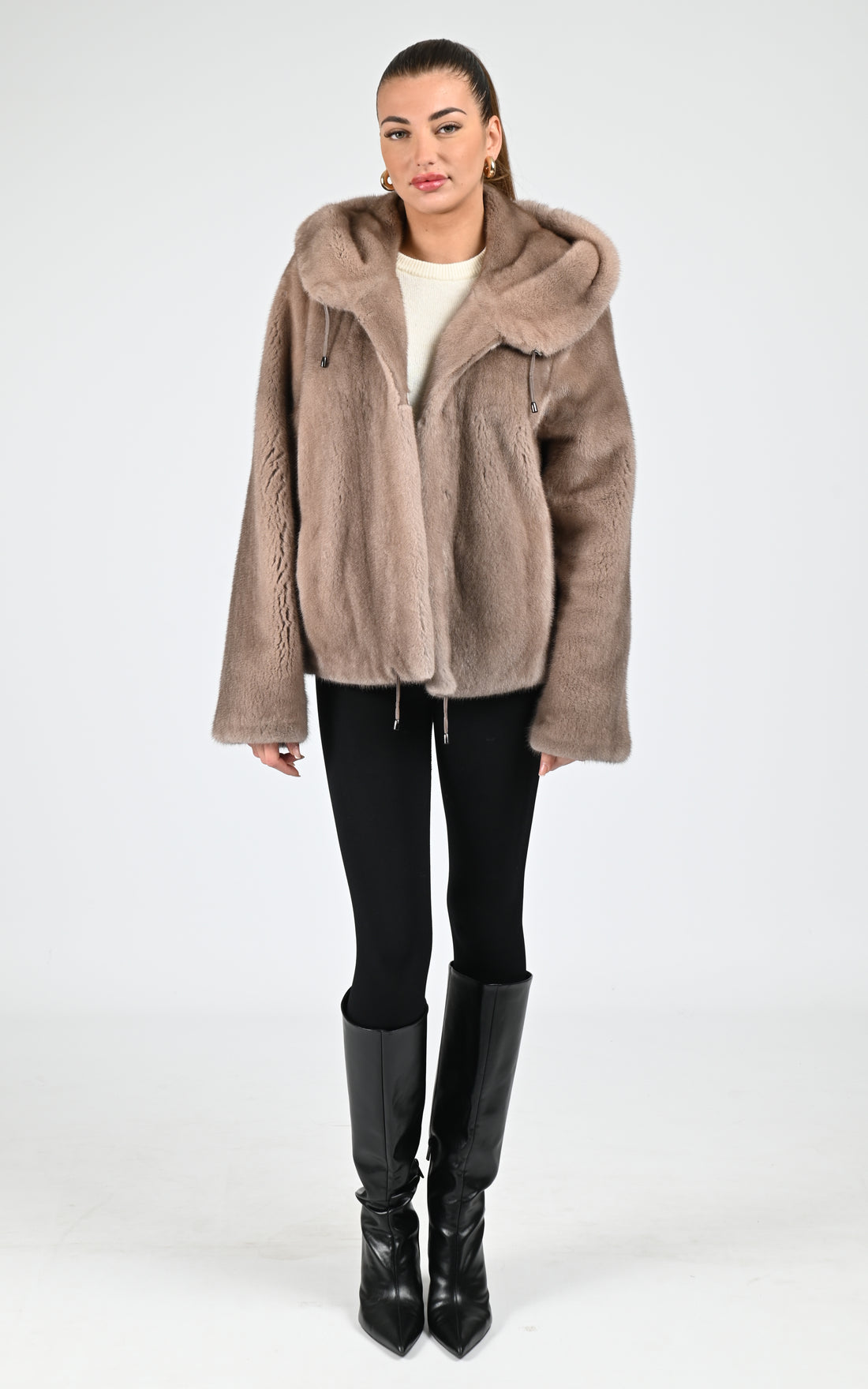 Veste Fourrure Femme Simmagini, modèle 2112 f de couleur dyed marzipan