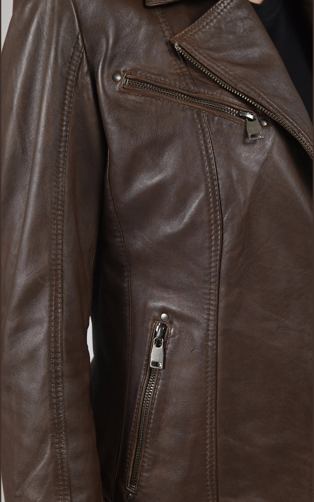 Blouson Cuir Femme La canadienne, modèle Janni de couleur marron