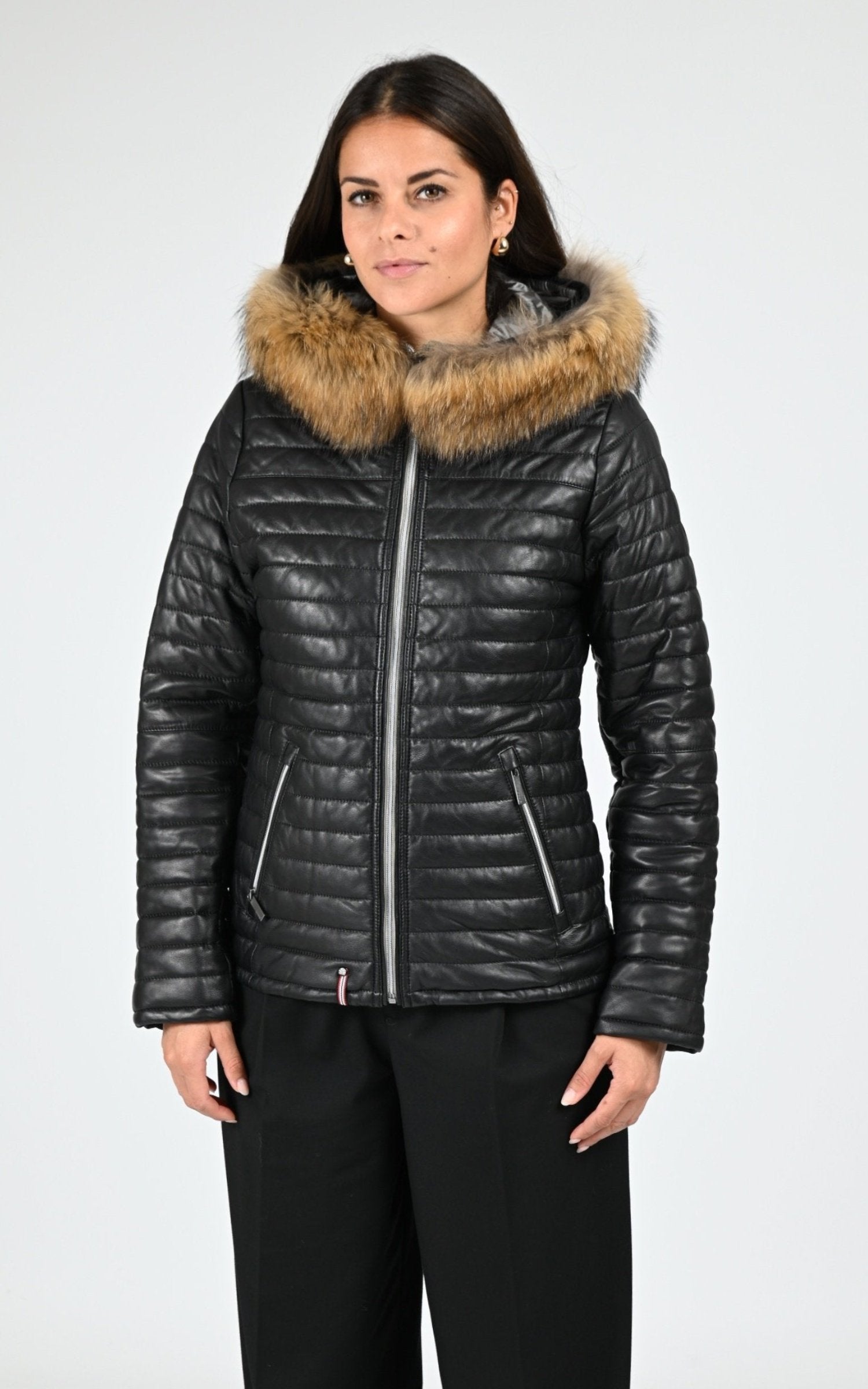 Veste Cuir Femme Oakwood, modèle Mandy 64911 de couleur black 501 1