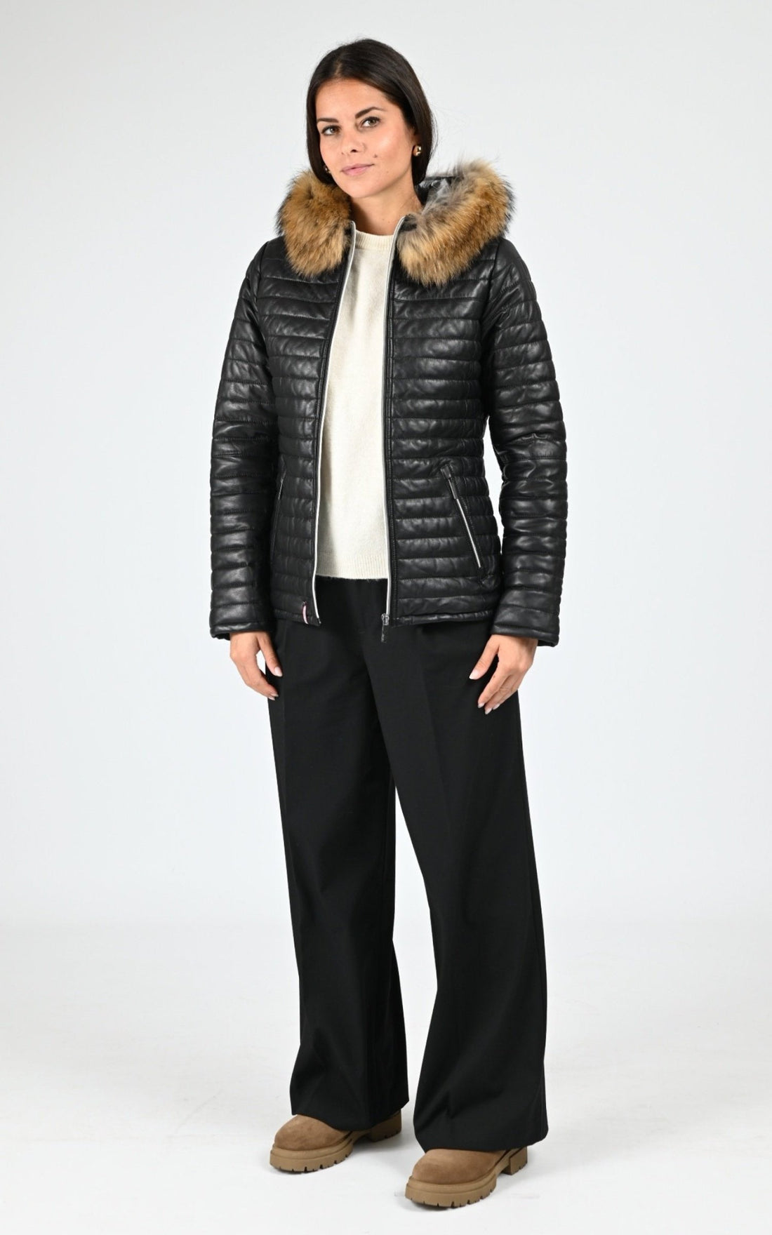 Veste Cuir Femme Oakwood, modèle Mandy 64911 de couleur black 501
