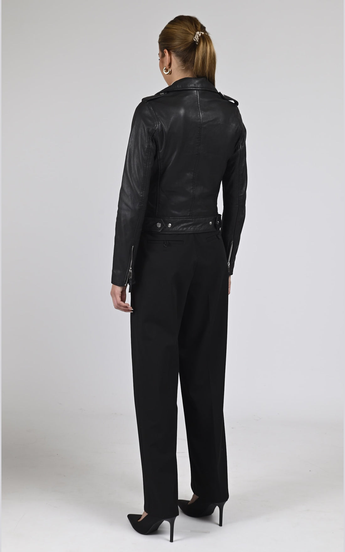 Perfecto Cuir Femme La canadienne, modèle Melanie de couleur noir