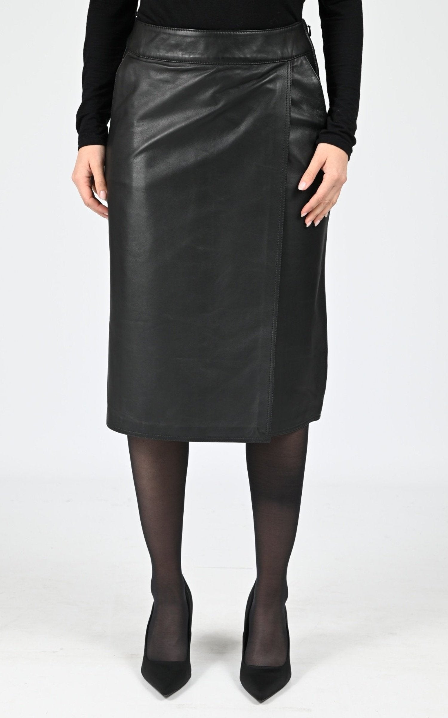 Jupe Cuir Femme Oakwood, modèle Milie 65103 de couleur black 501 1