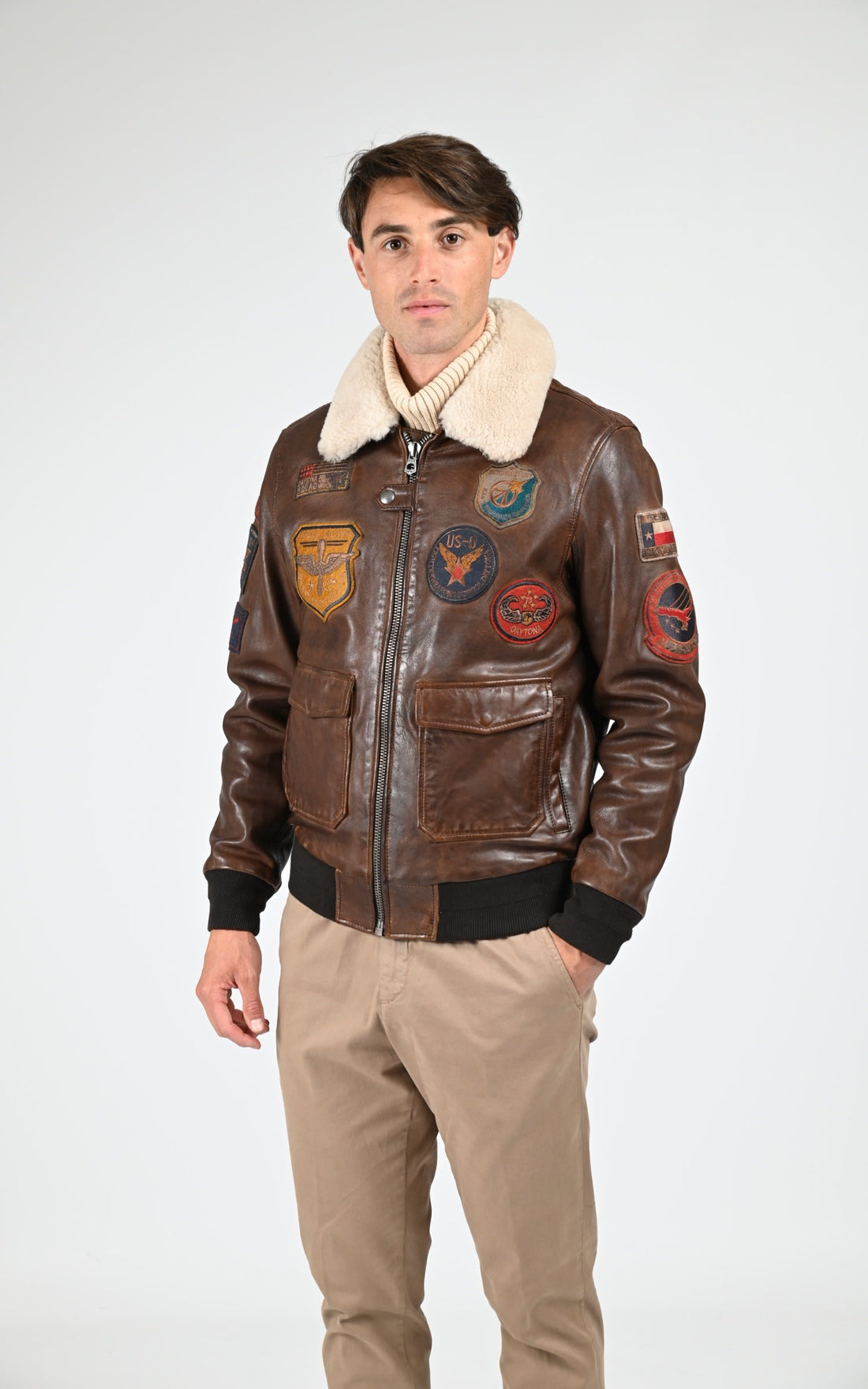 A &quot;MYTHIC 101980&quot; Bison Daytona 73 Pilote Homme details photo