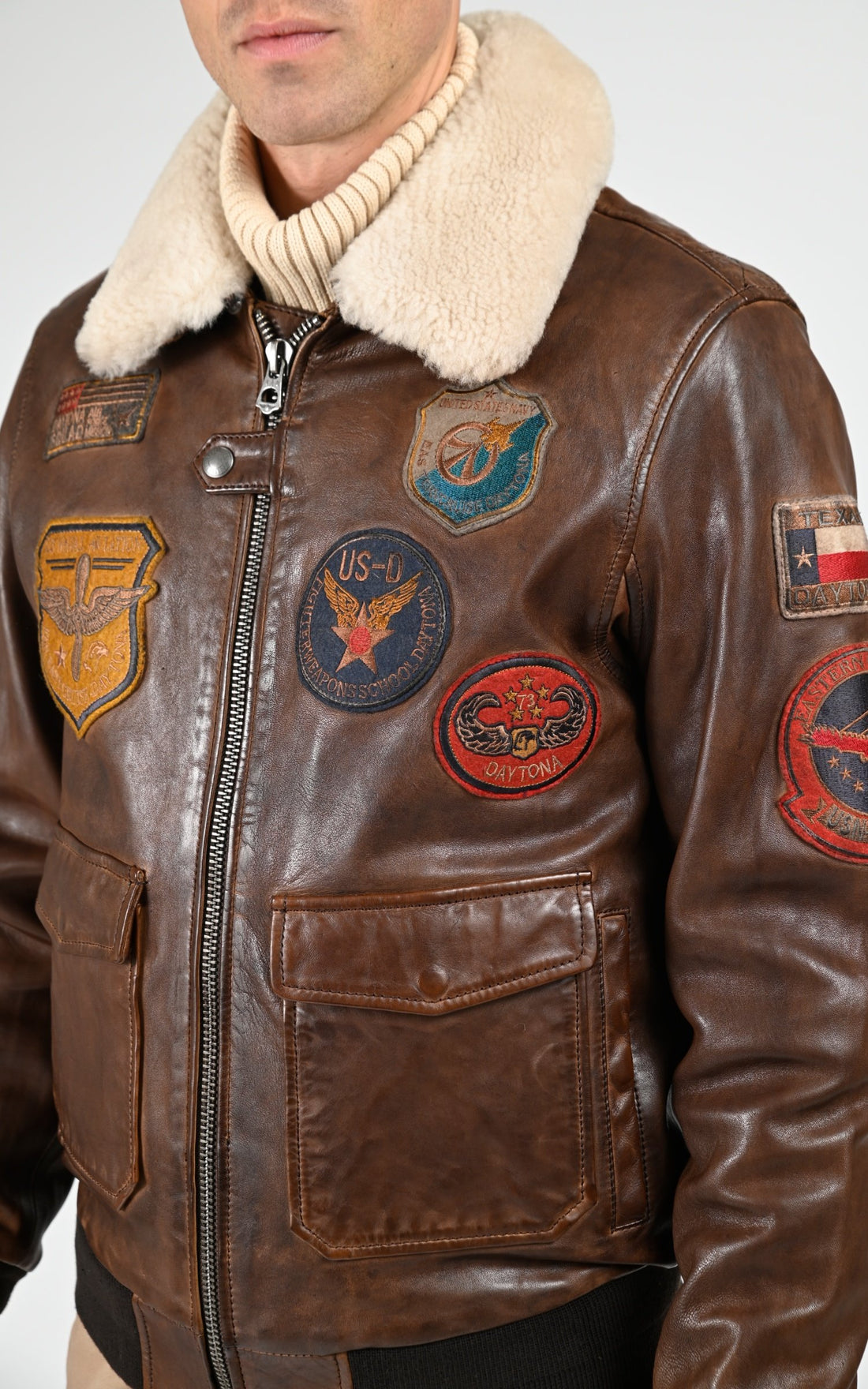 A &quot;MYTHIC 101980&quot; Bison Daytona 73 Pilote Homme details photo
