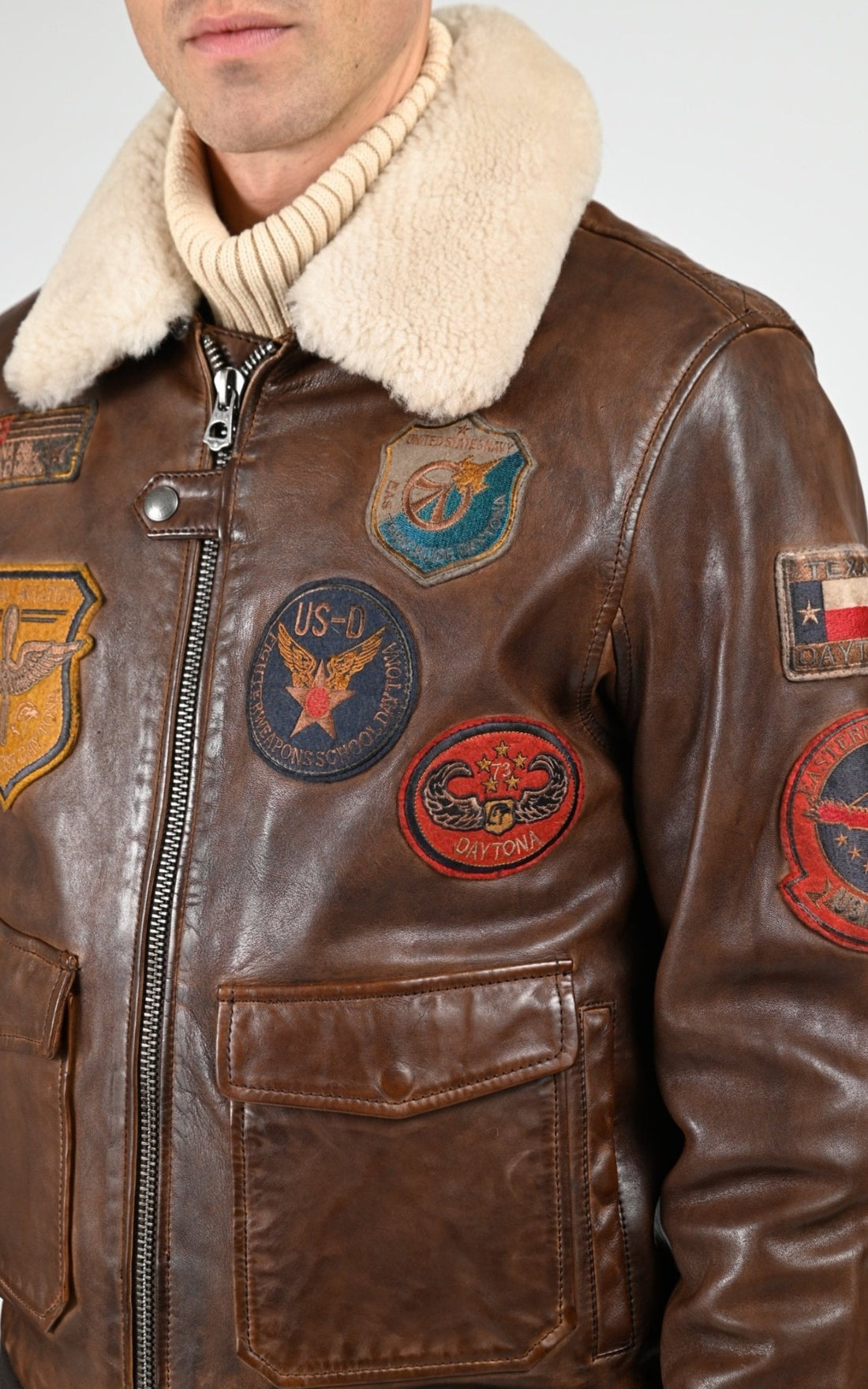 A &quot;MYTHIC 101980&quot; Bison Daytona 73 Pilote Homme details photo