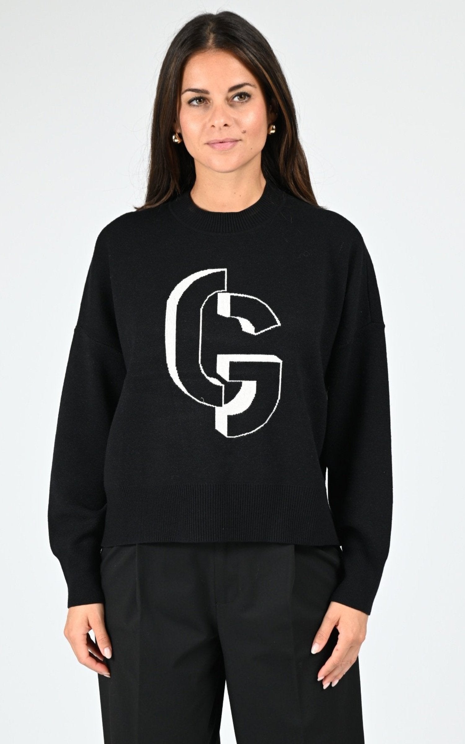 Pull Textile Femme Gertrude, modèle Natalia de couleur black 1