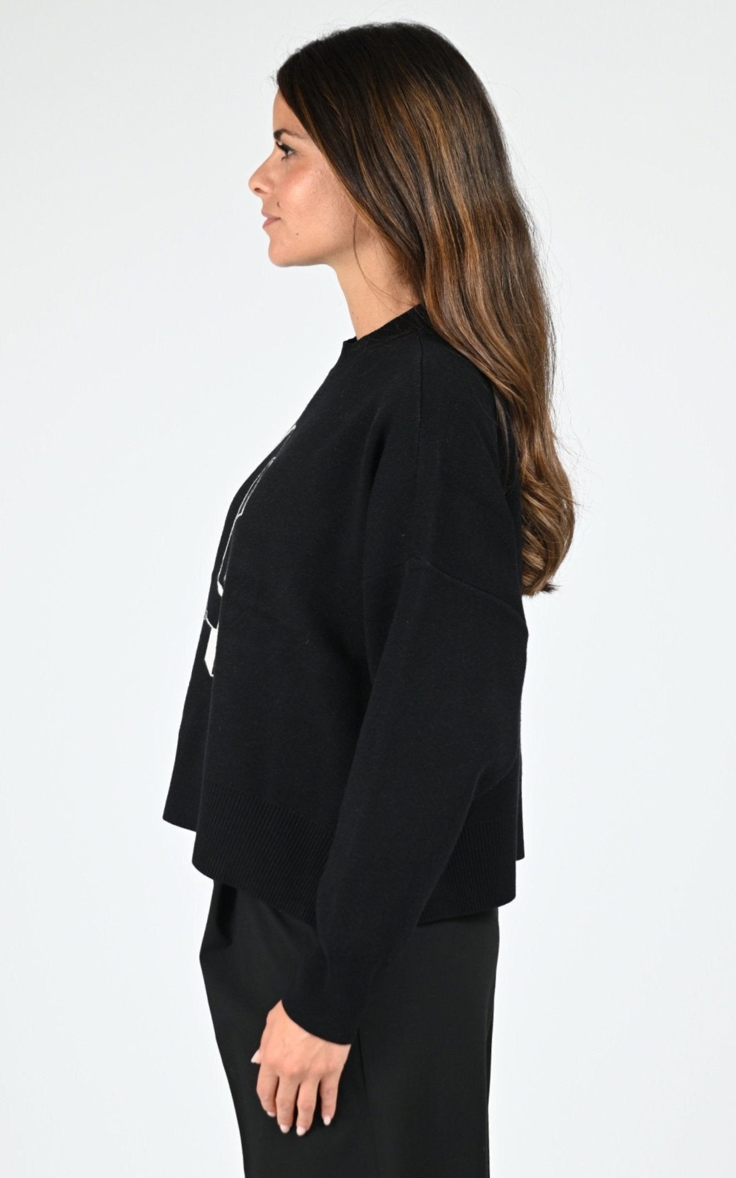 Pull Textile Femme Gertrude, modèle Natalia de couleur black