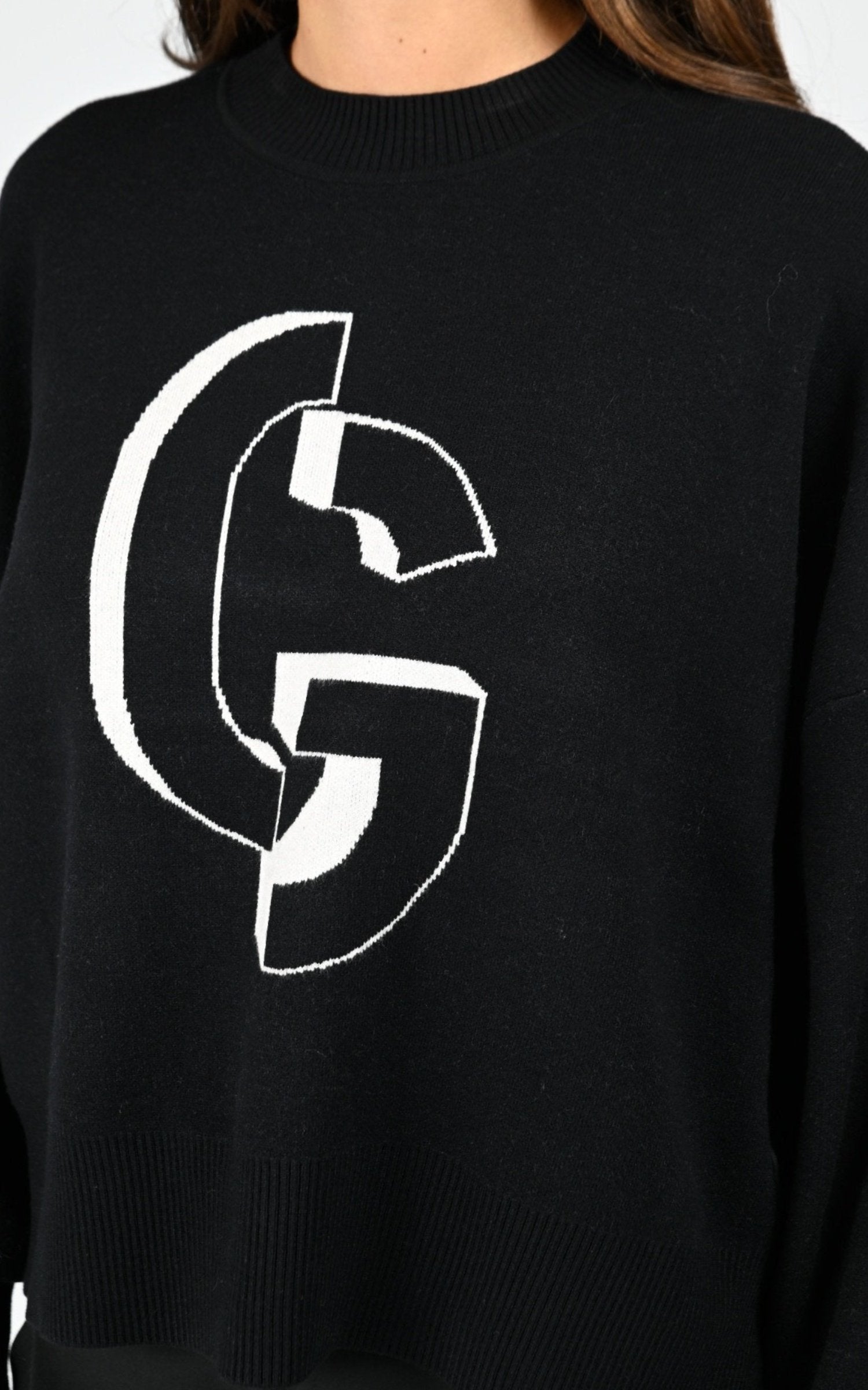 Pull Textile Femme Gertrude, modèle Natalia de couleur black 4