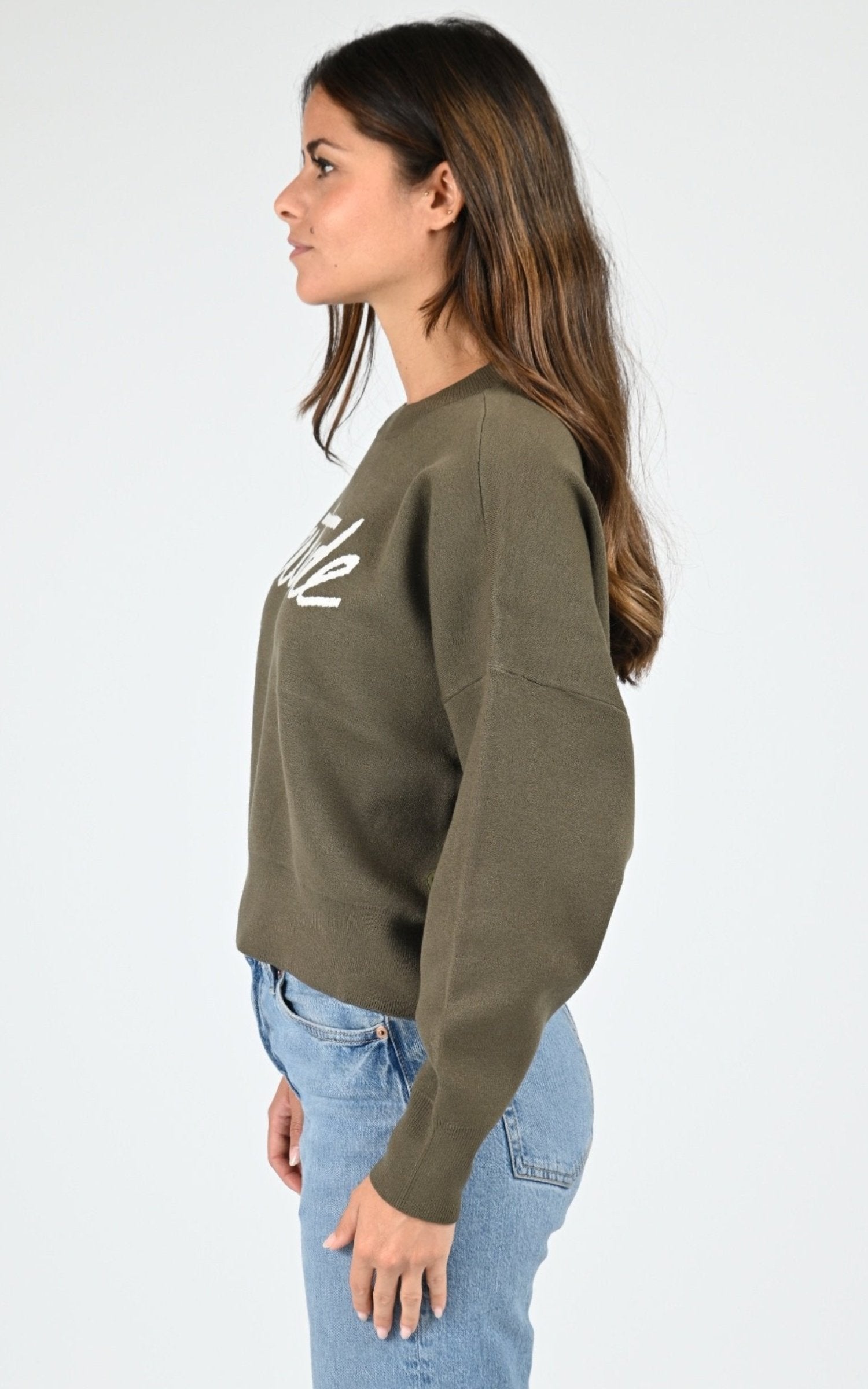 Pull Textile Femme Gertrude, modèle Nath script de couleur kaki 3