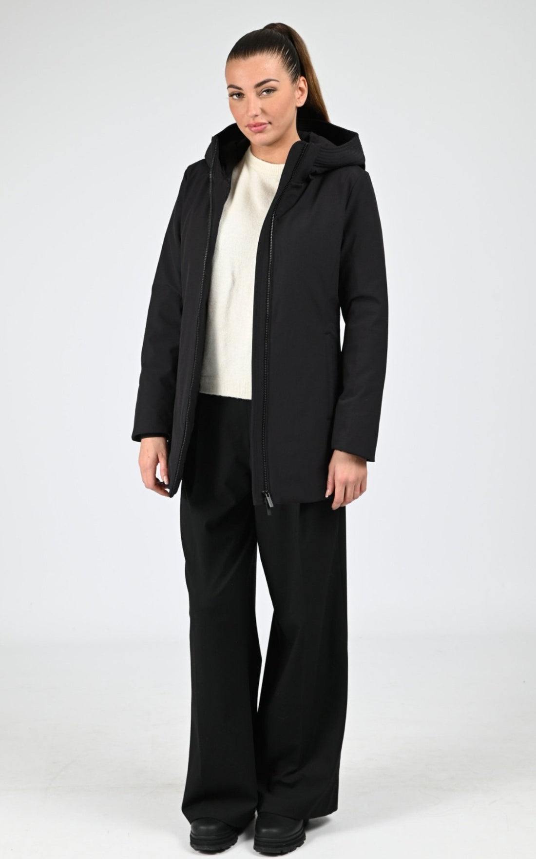 Veste Textile Femme Woolrich, modèle New firth down ou2045 de couleur black