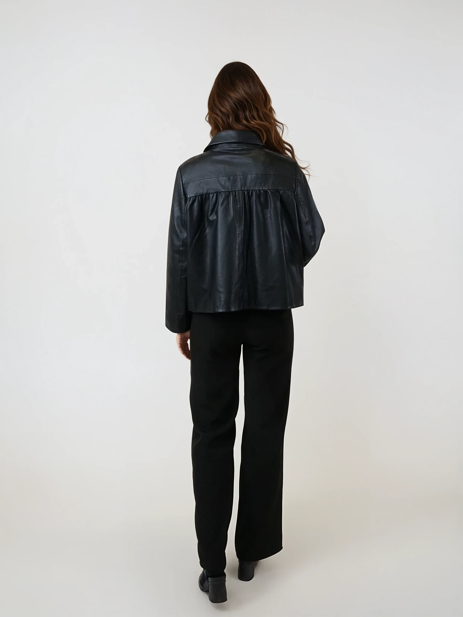 Marley, 53 cm. - Collar Lamb Polish Nappa Leather Black