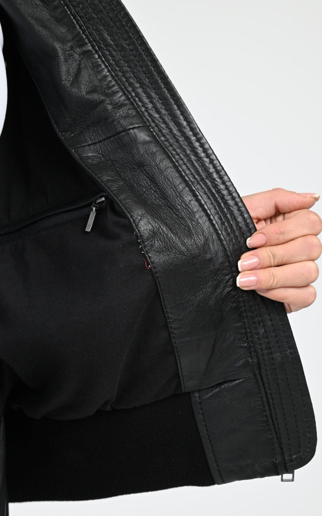 Blouson Cuir Femme Oakwood, modèle Paige 65168 de couleur black 501