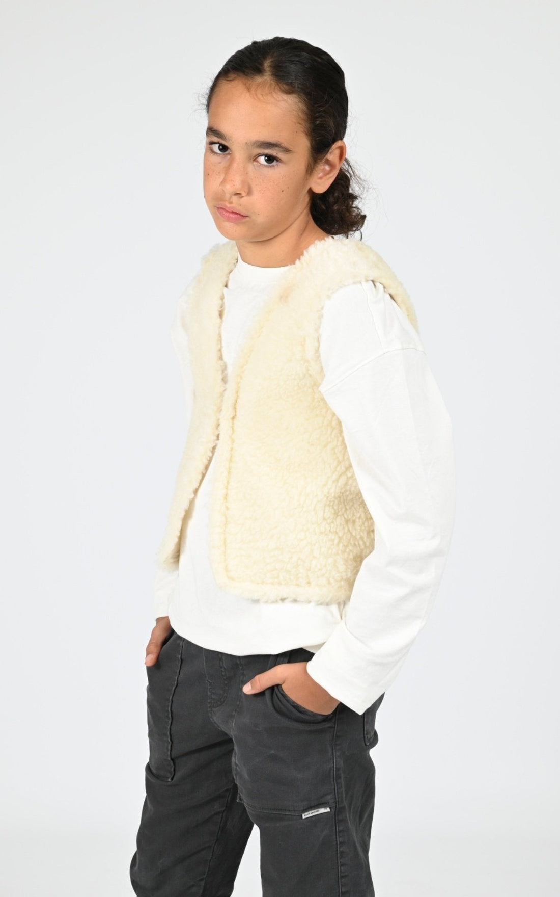 A &quot;PLUME ENFANT&quot; Beige La Canadienne Gilet Enfant opened photo