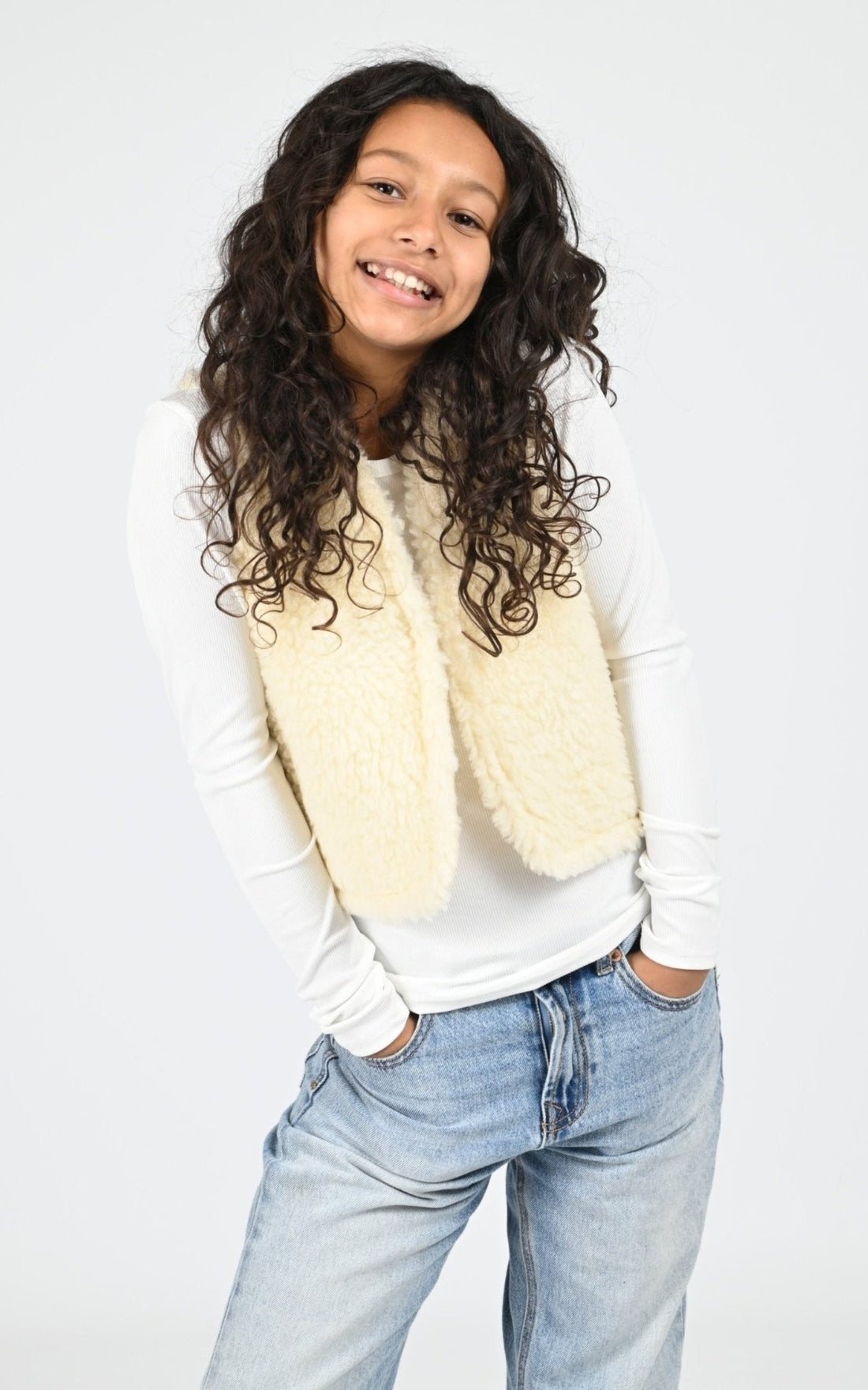 A &quot;PLUME ENFANT&quot; Beige La Canadienne Gilet Enfant opened photo