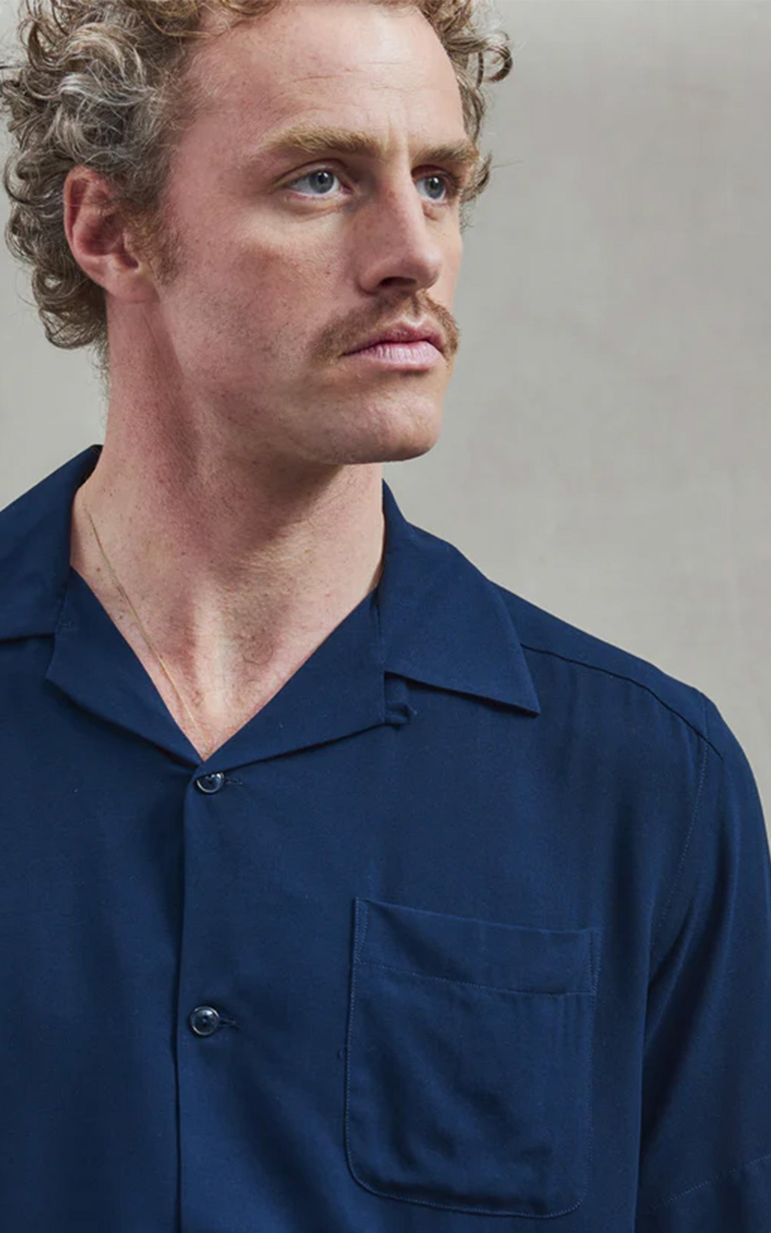 Navy short-sleeved shirt 4