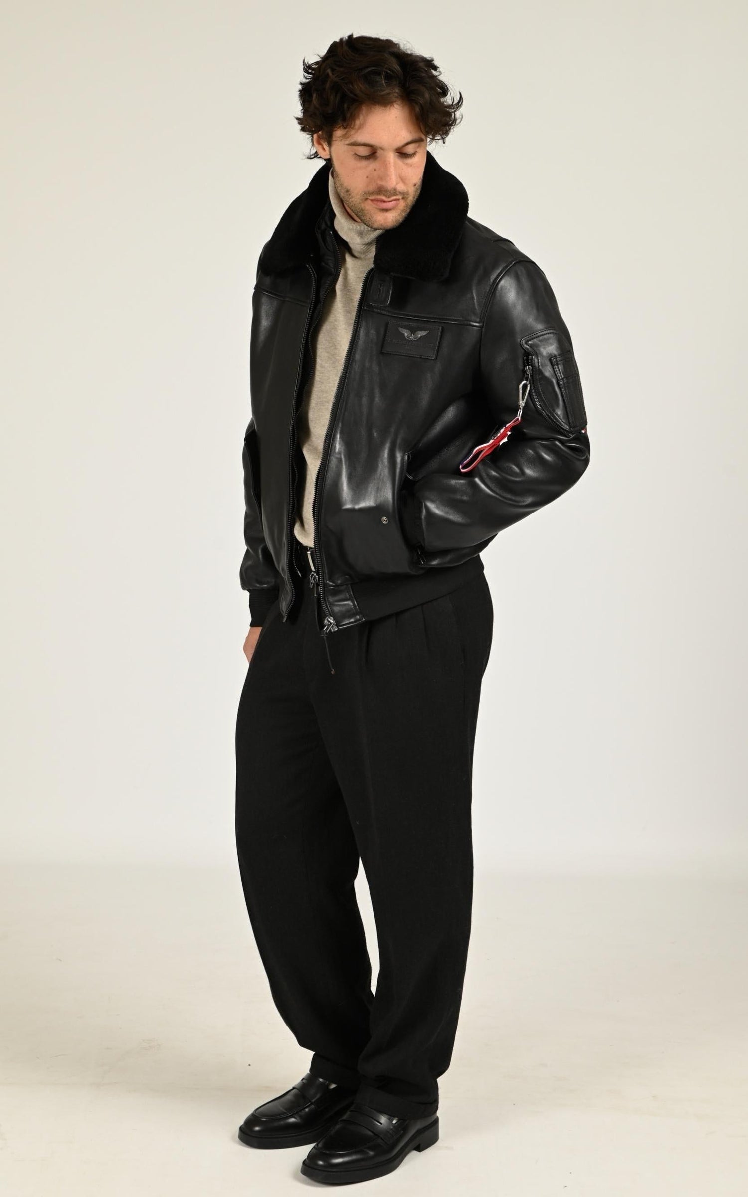 Pilote Cuir Homme Patrouille De France, modèle Rafal de couleur noir 2