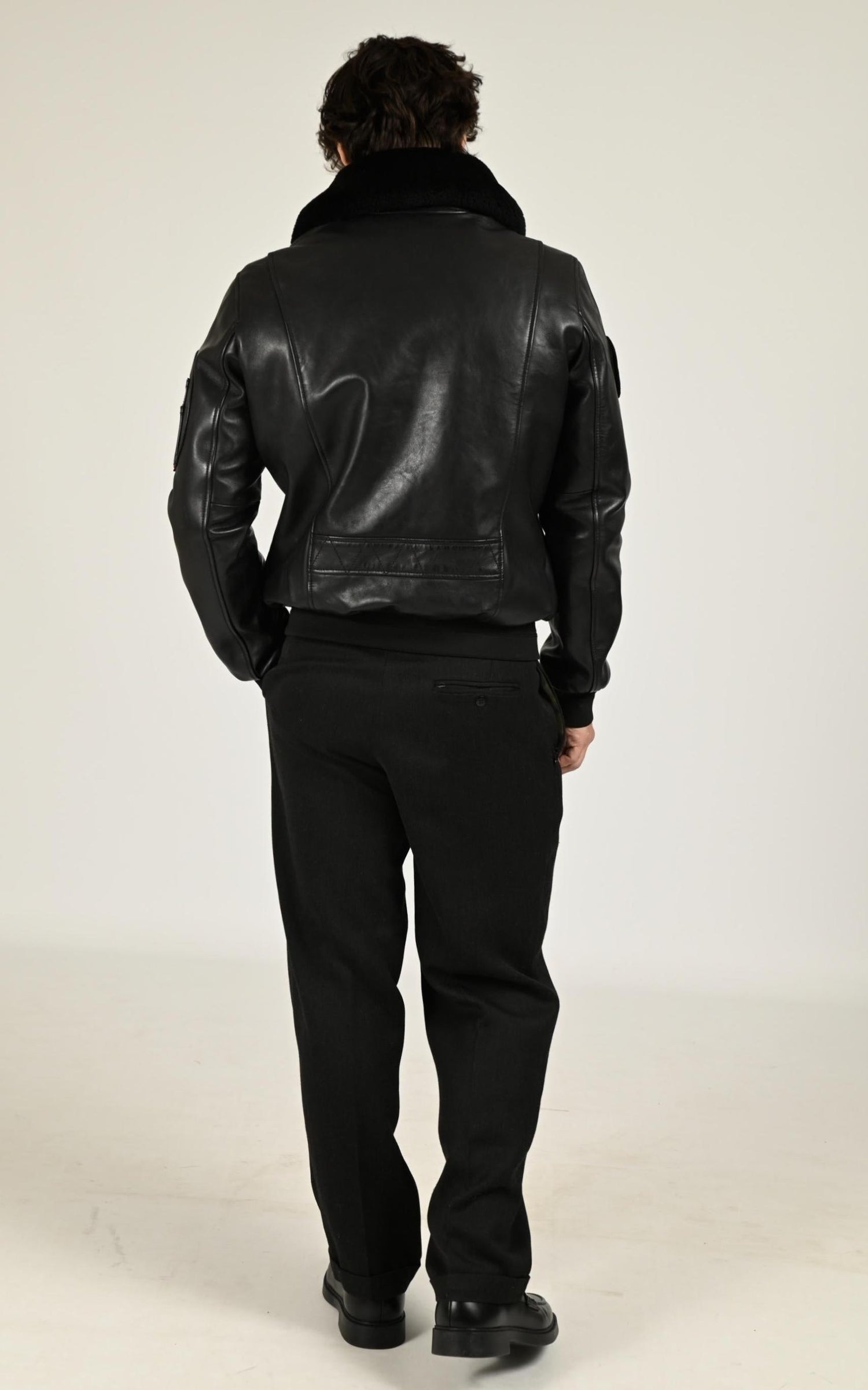 Pilote Cuir Homme Patrouille De France, modèle Rafal de couleur noir 4