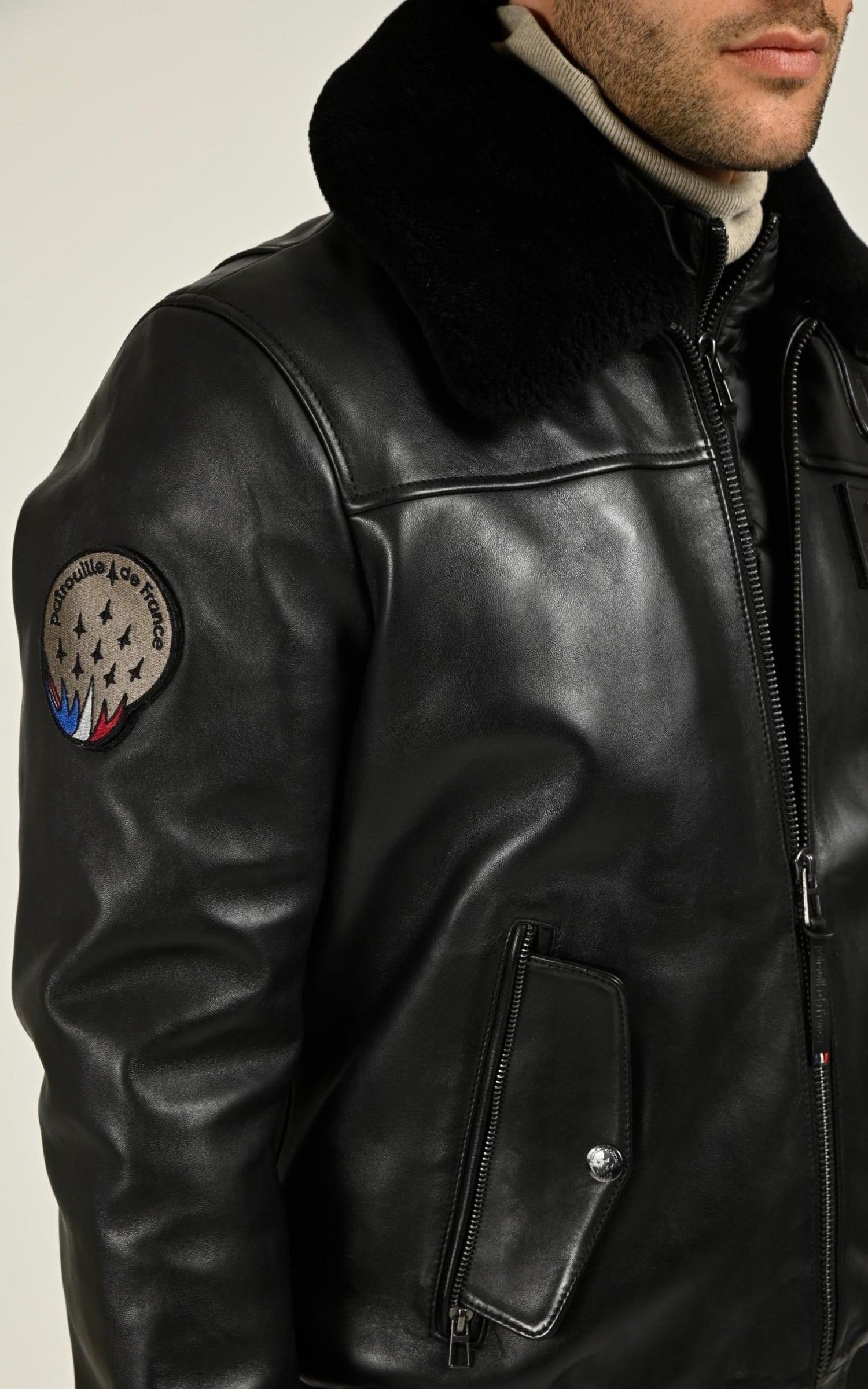 Pilote Cuir Homme Patrouille De France, modèle Rafal de couleur noir 6