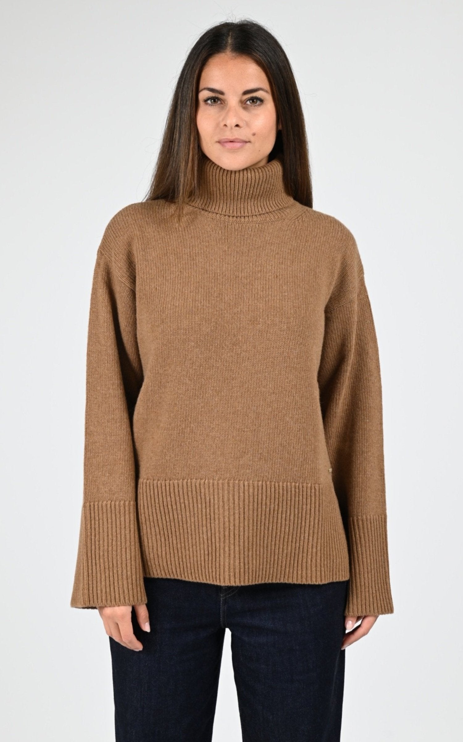 Pull Textile Femme Woolrich, modèle Supergeelong kn2006 de couleur dark camel 1
