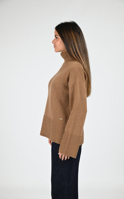 Pull Textile Femme Woolrich, modèle Supergeelong kn2006 de couleur dark camel