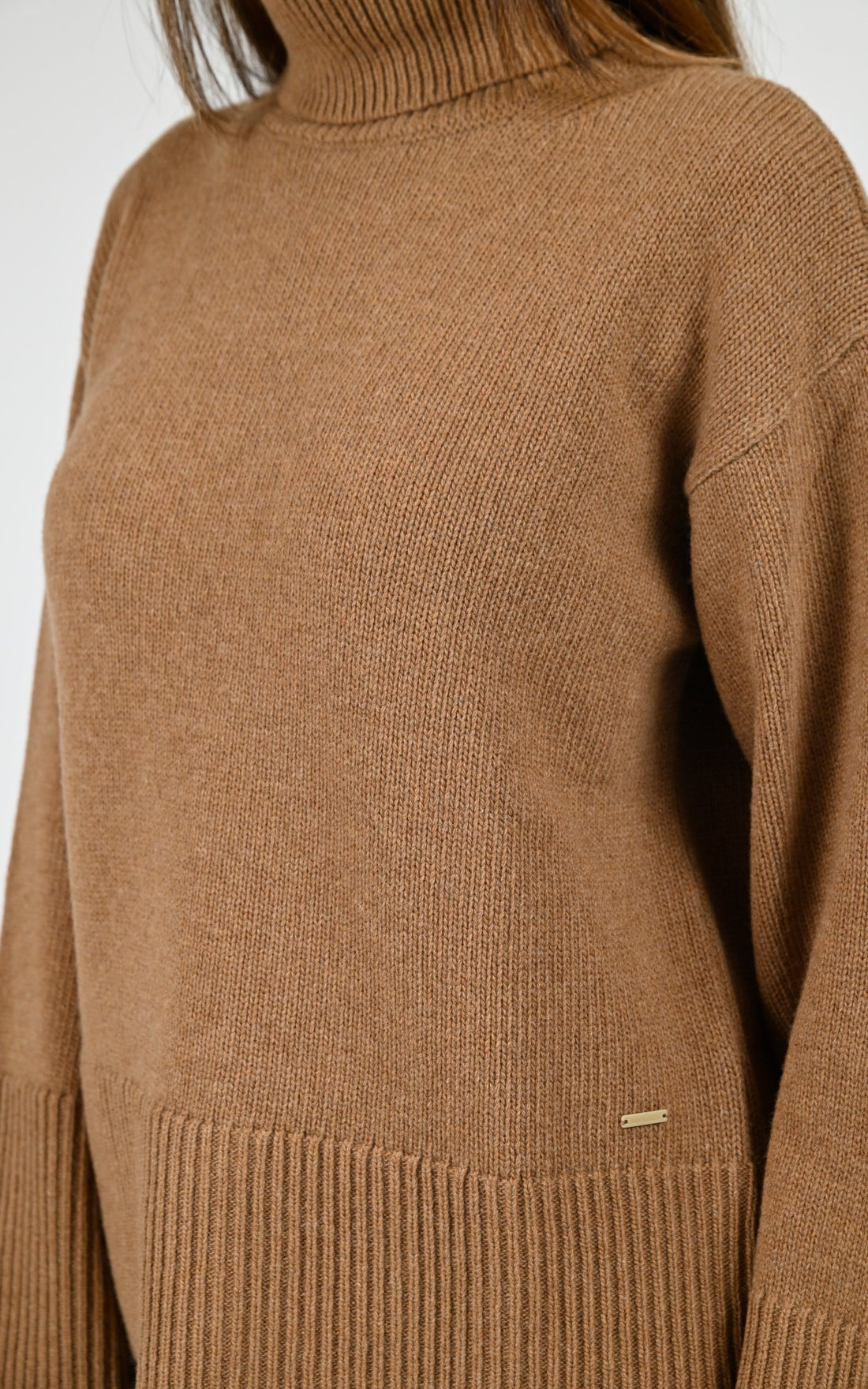 Pull Textile Femme Woolrich, modèle Supergeelong kn2006 de couleur dark camel