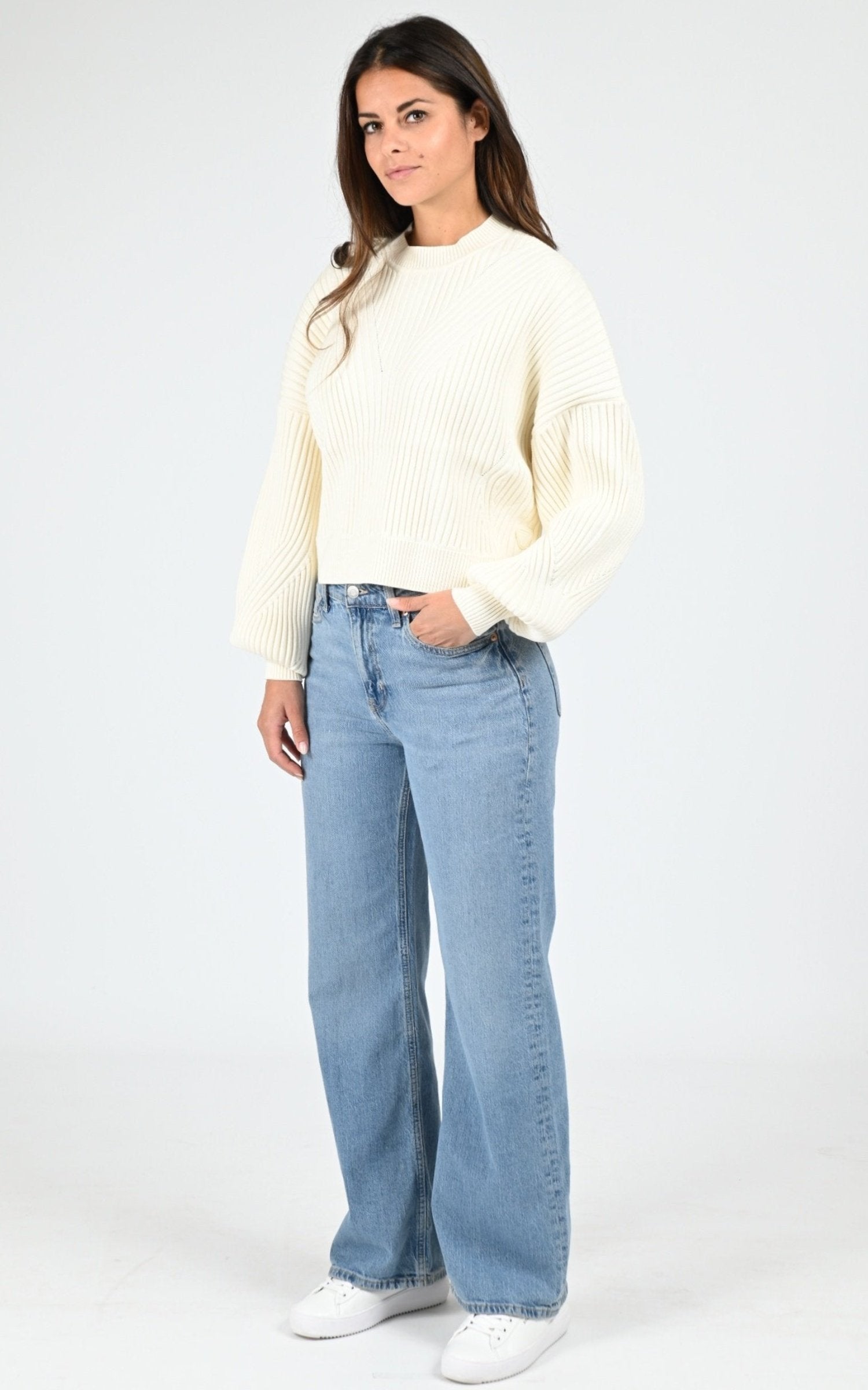 Pull Textile Femme Gertrude, modèle Tabita de couleur creme