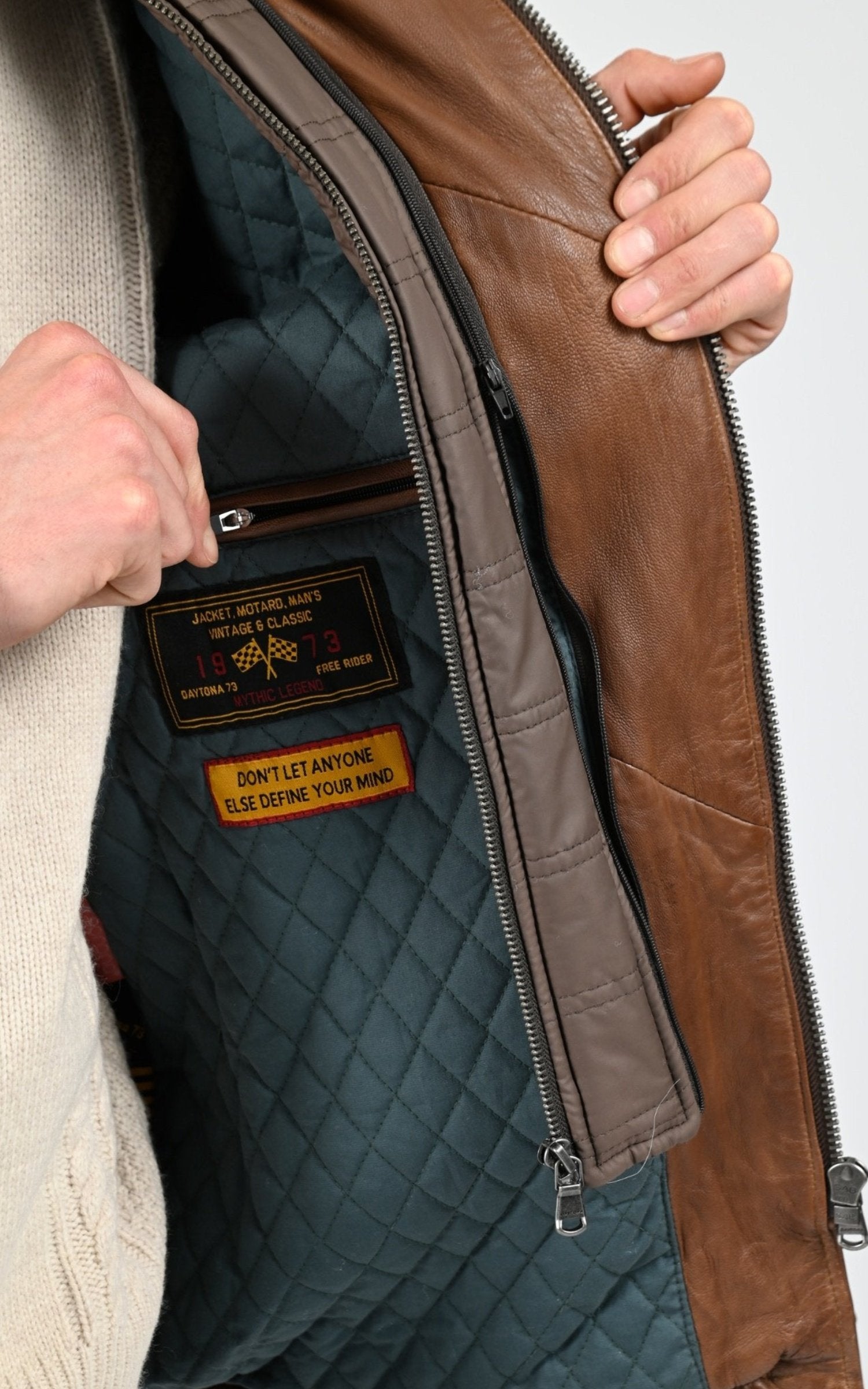 Veste Cuir Homme Daytona 73, modèle Tyler 100120 de couleur bison 5