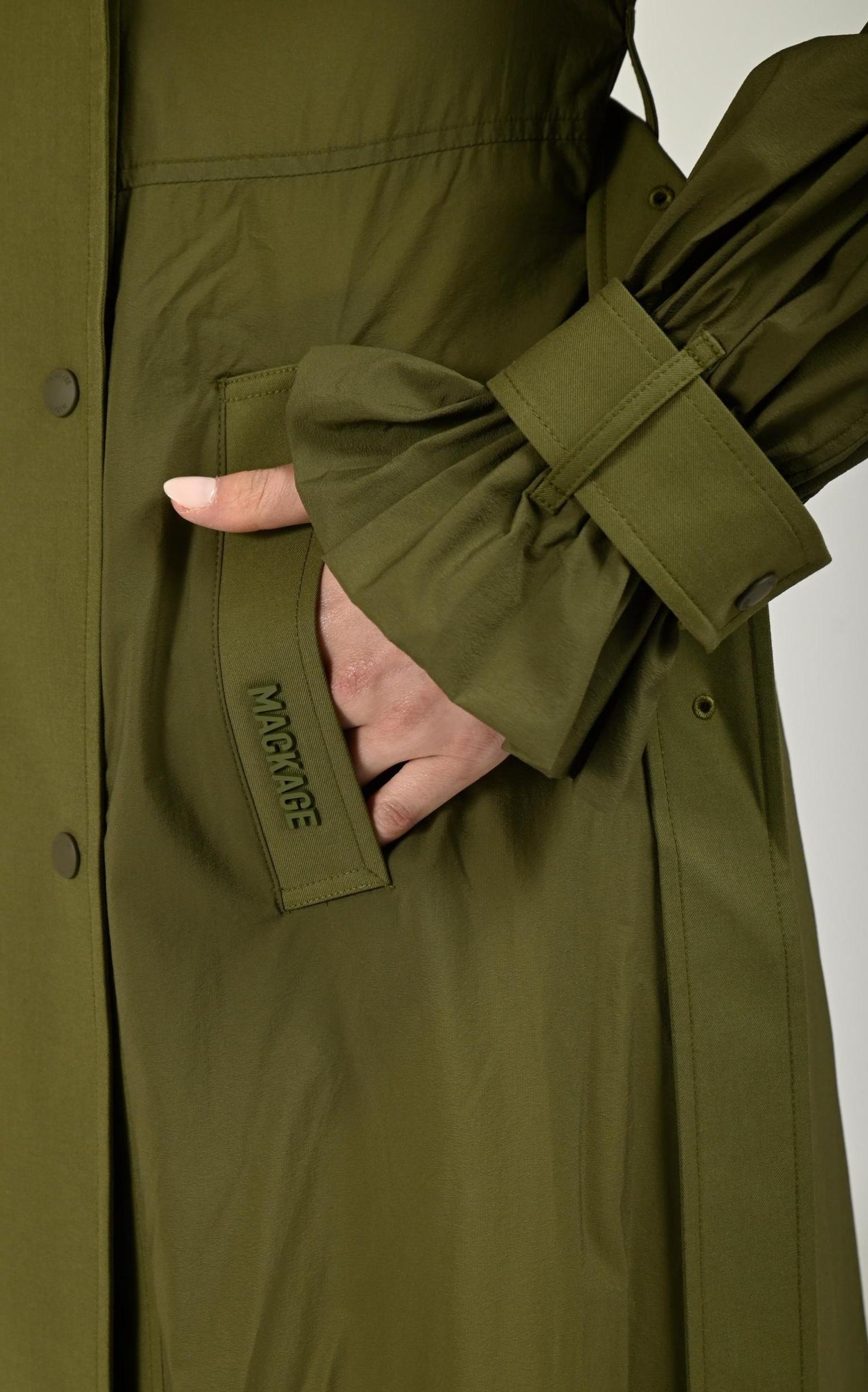 7/8 Textile Femme Mackage, modèle Zonomi de couleur light military 8