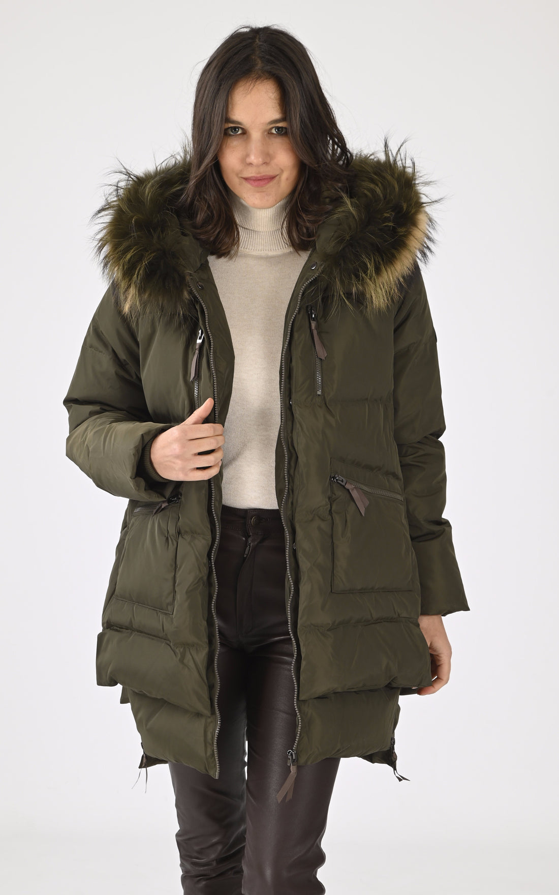 A &quot;MICHELLE 2 90 CM HOOD&quot; Kaki Levinsky Ves Doudoune Femme opened photo