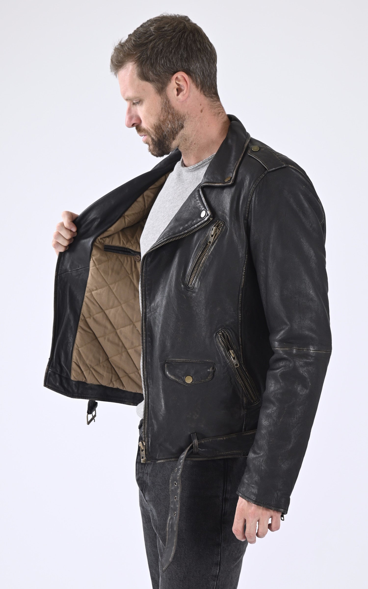 A &quot;ROCKER&quot; Noir Serge Pariente Perfecto Homme interior photo